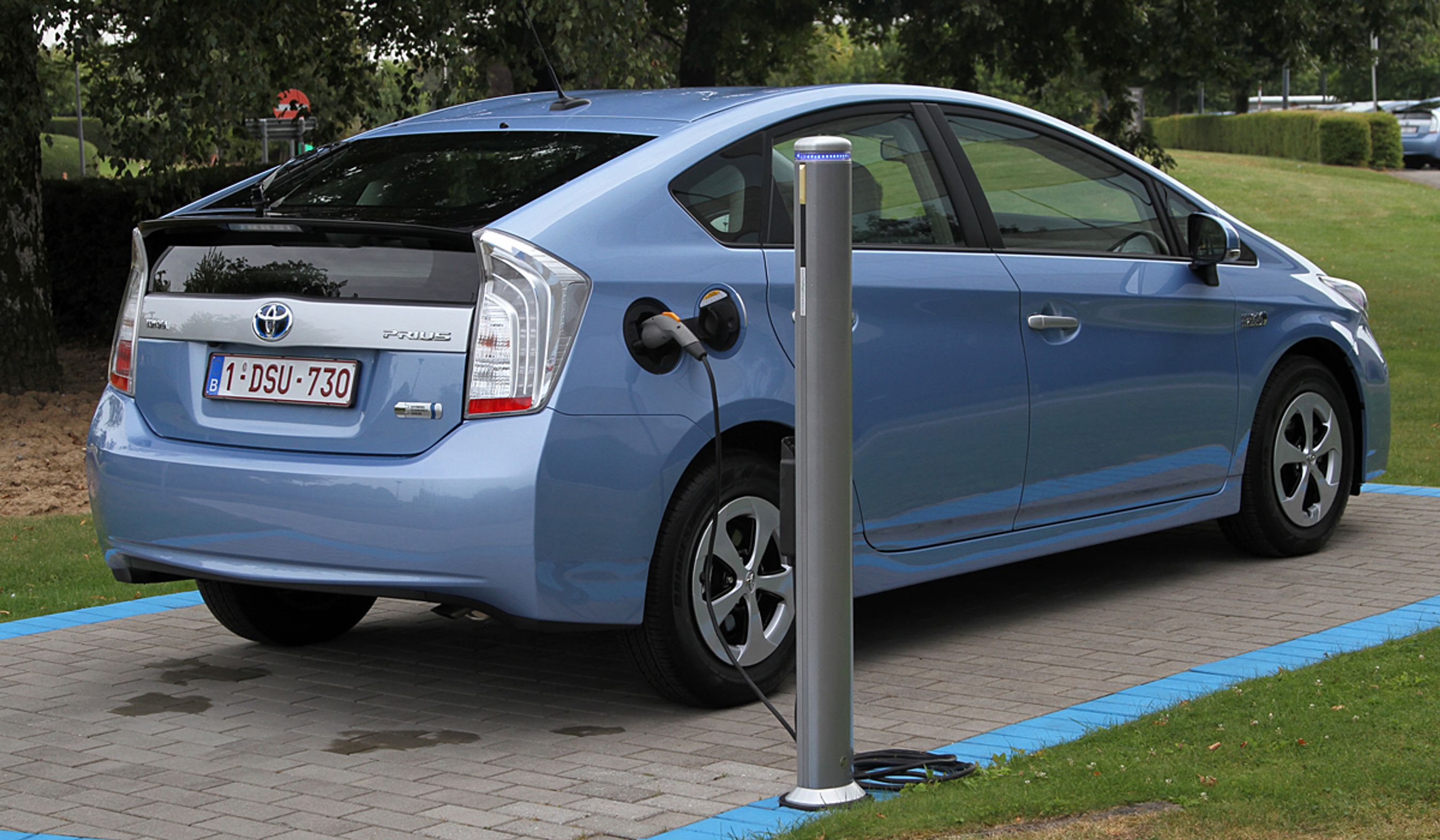 Toyota Prius Plug-In kan køre 25 km på strøm fra elnettet.