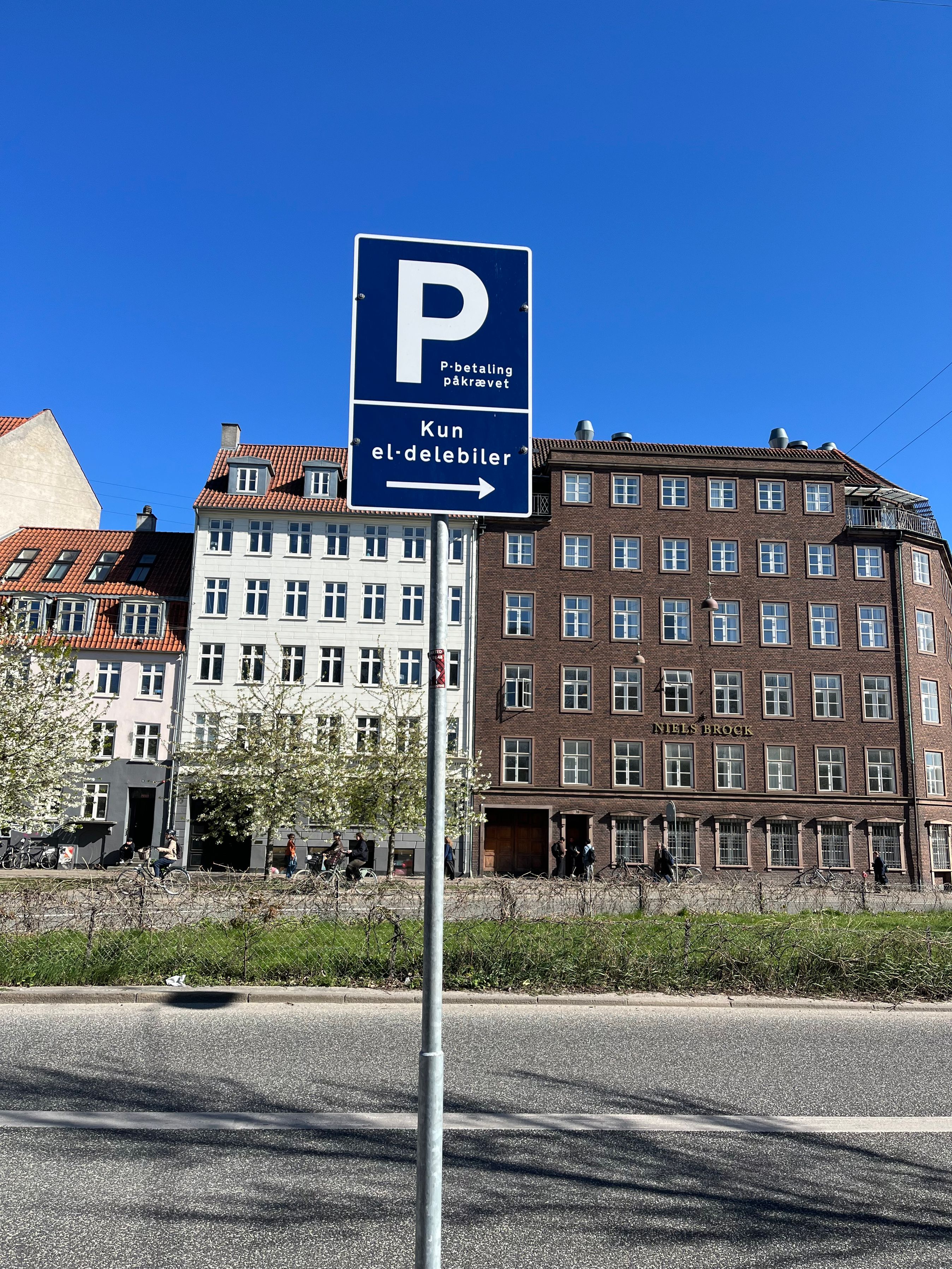 P-skilt for el-delbiler