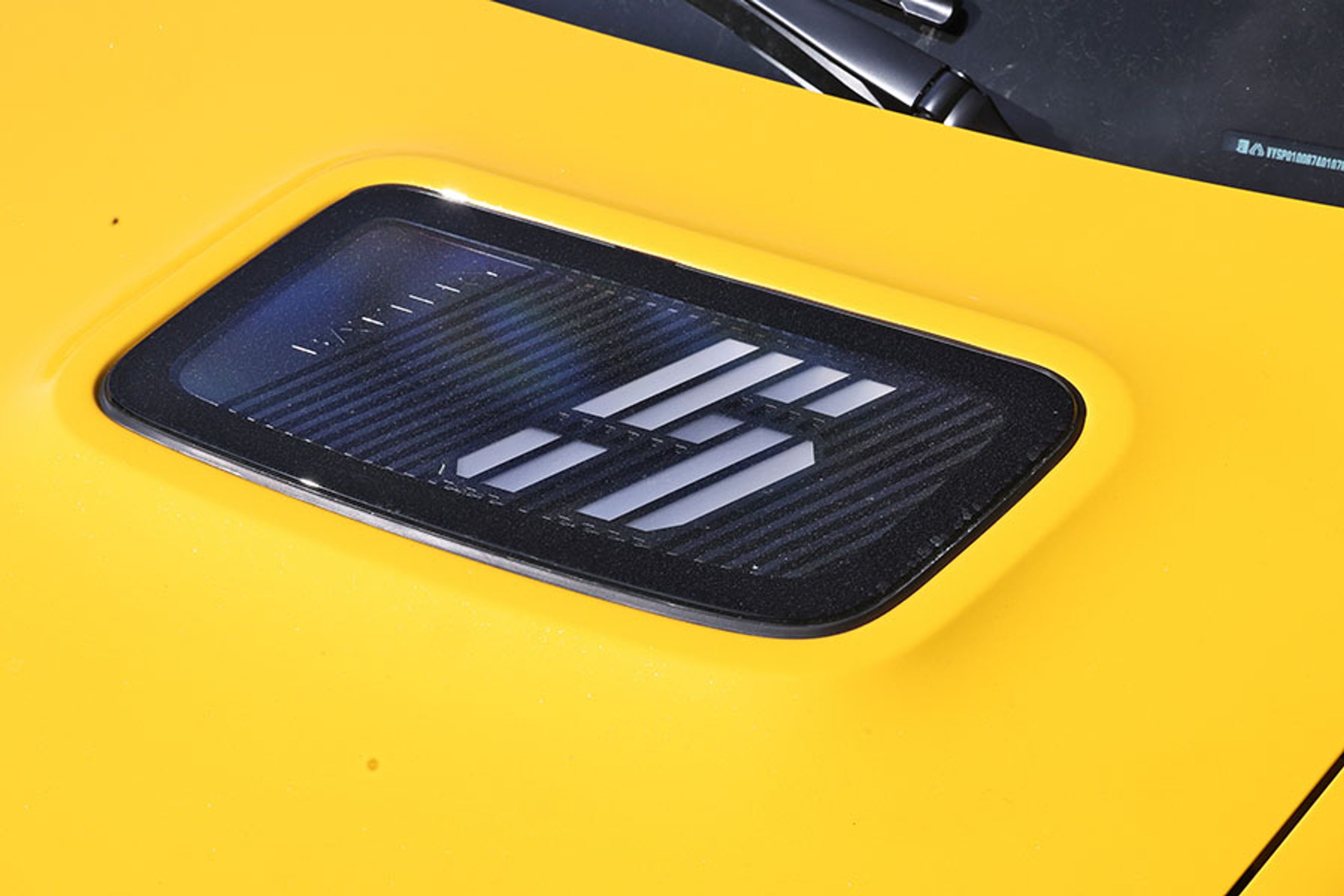 Det lysende 5-tal virker som et søjlediagram, der viser, hvor langt opladningen er nået.