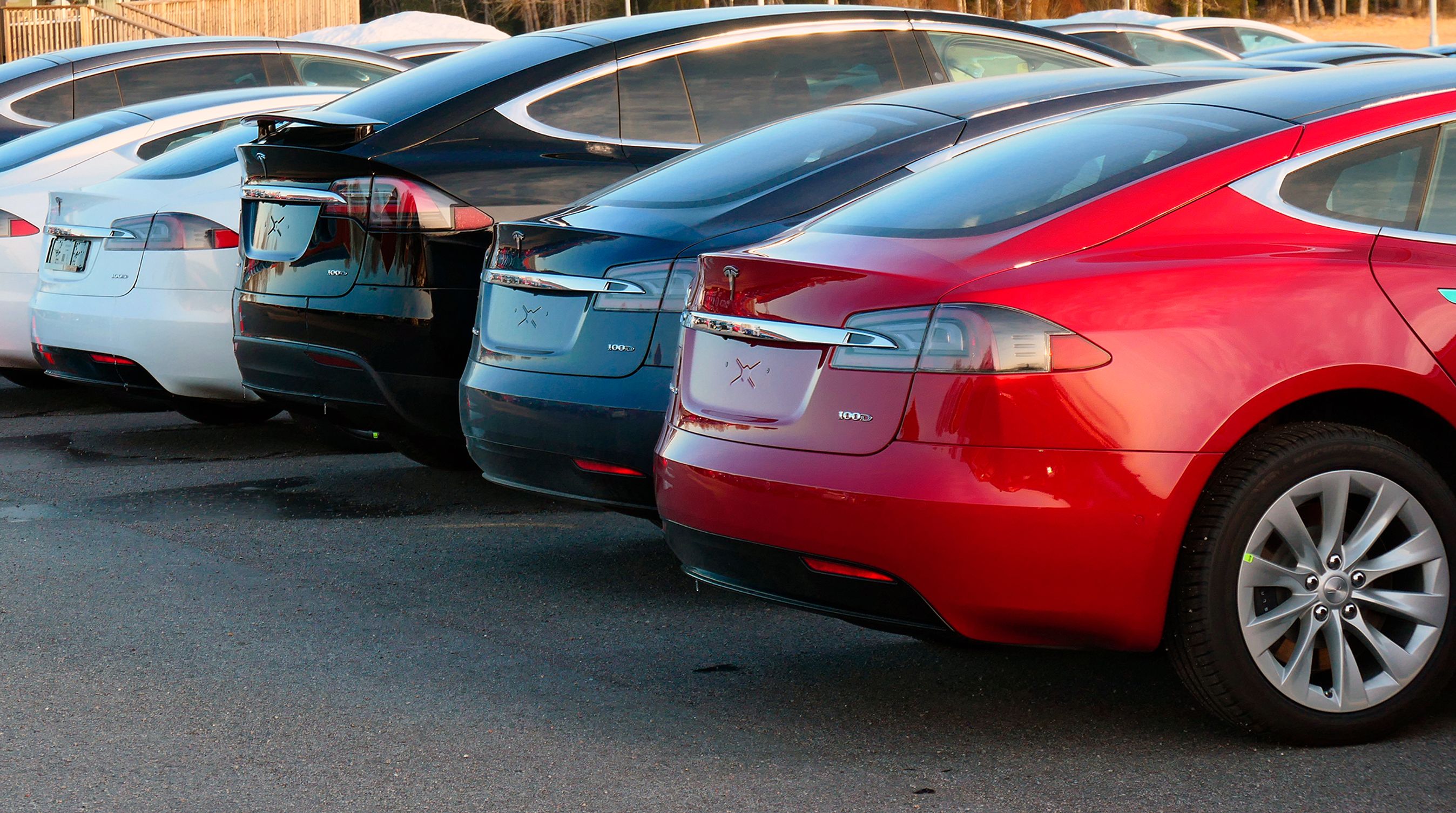 Teslas salg i elbil-paradiset Norge ser ud til at have toppet.