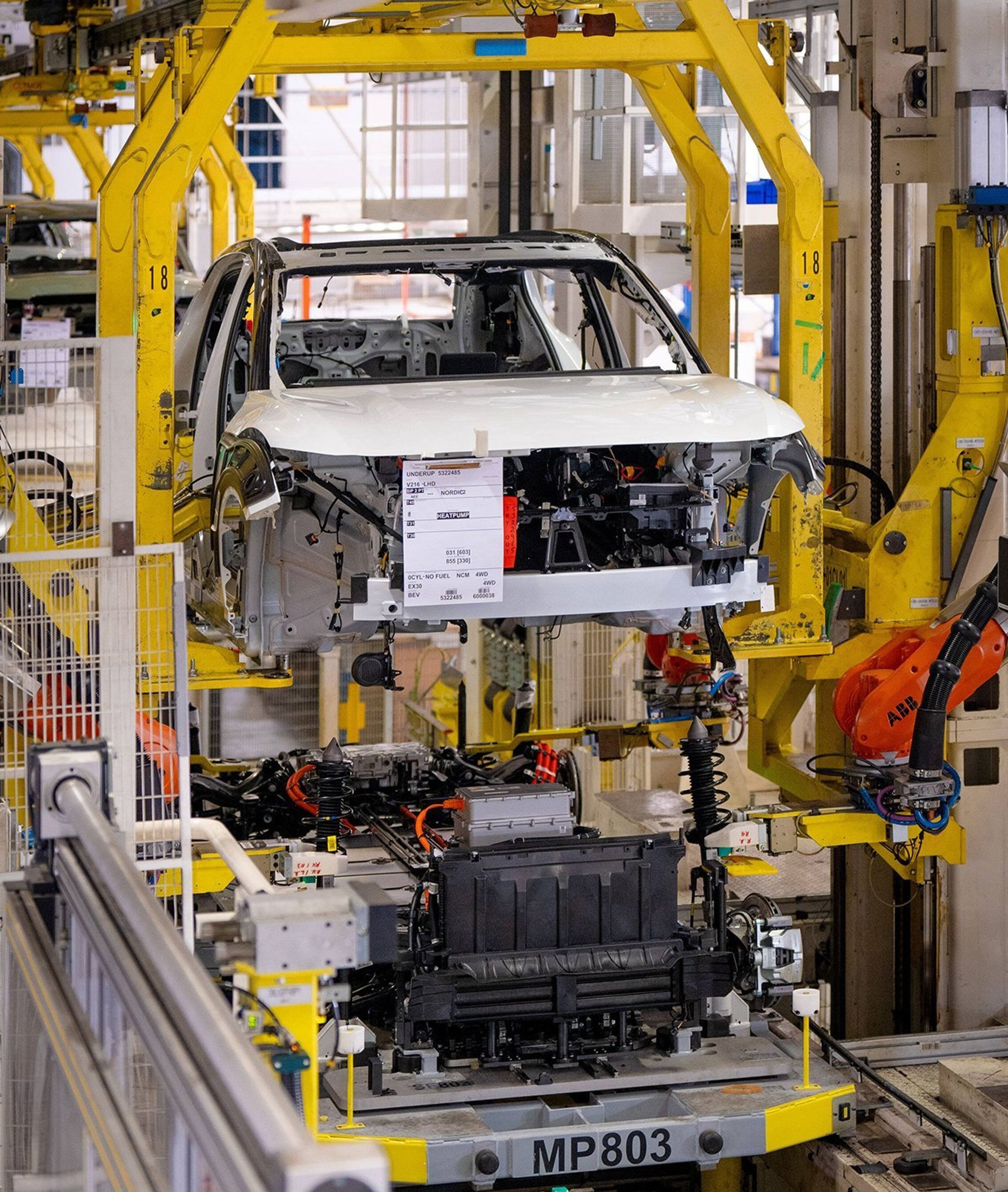 Samlebånd på bilfabrik.