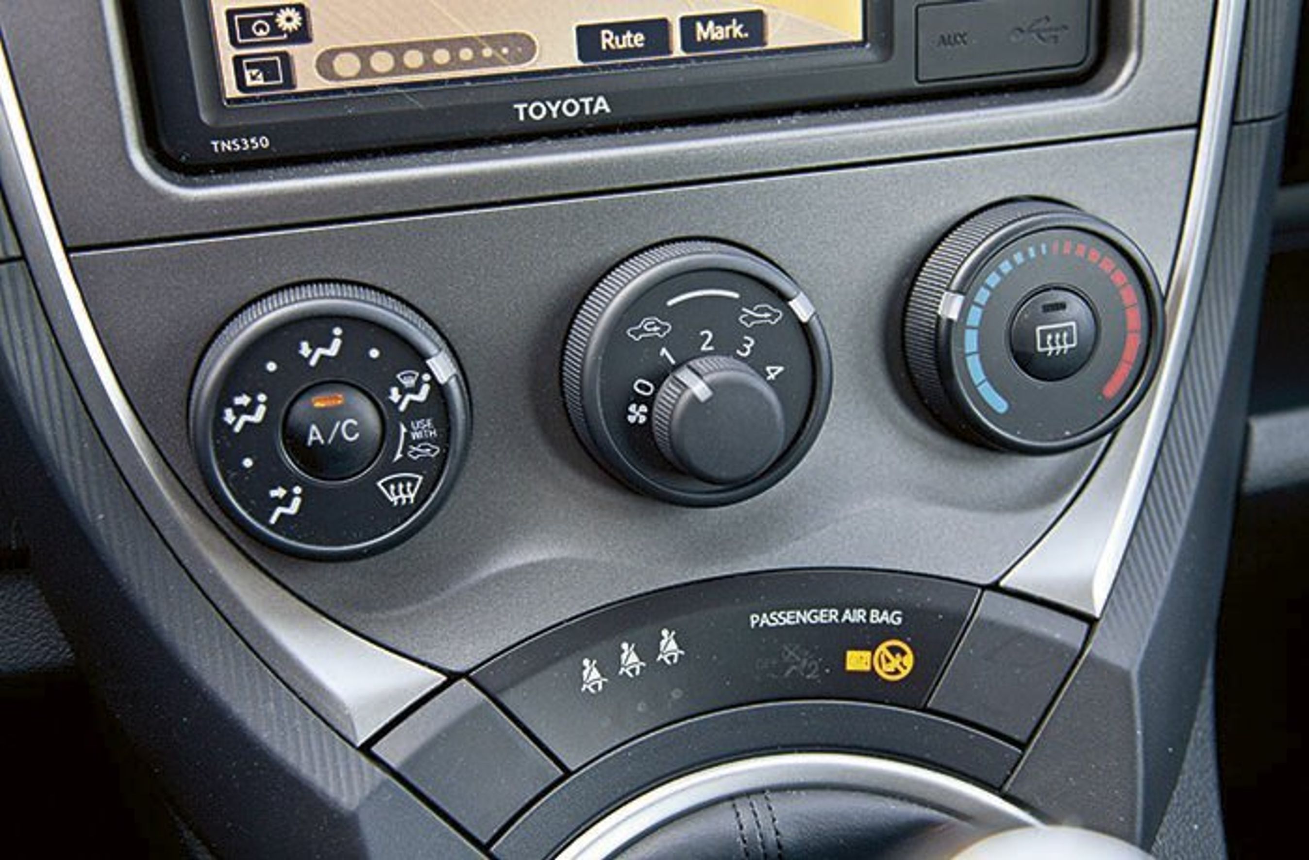 Toyota Verso-S knapper