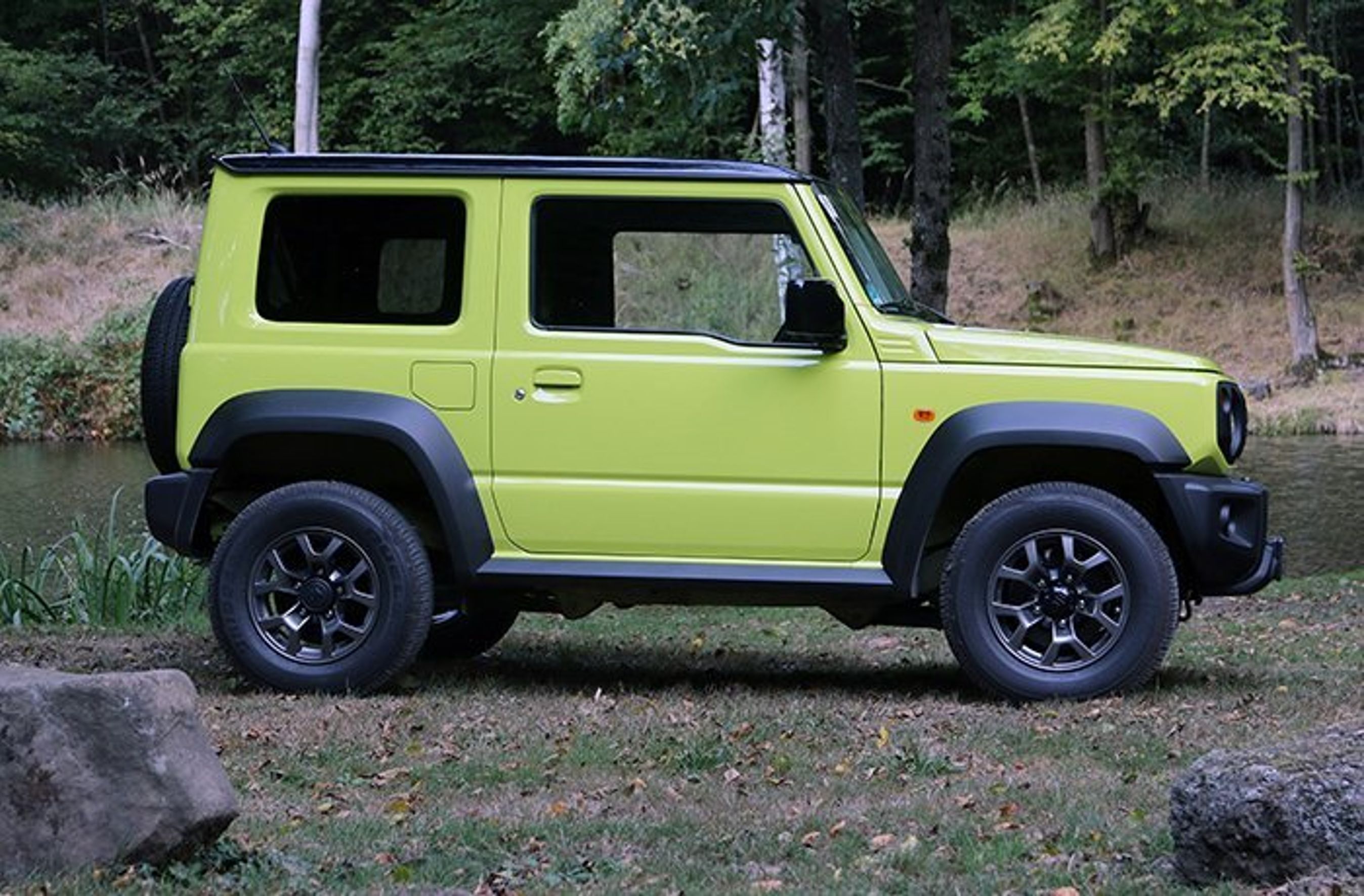 Suzuki Jimny fra siden