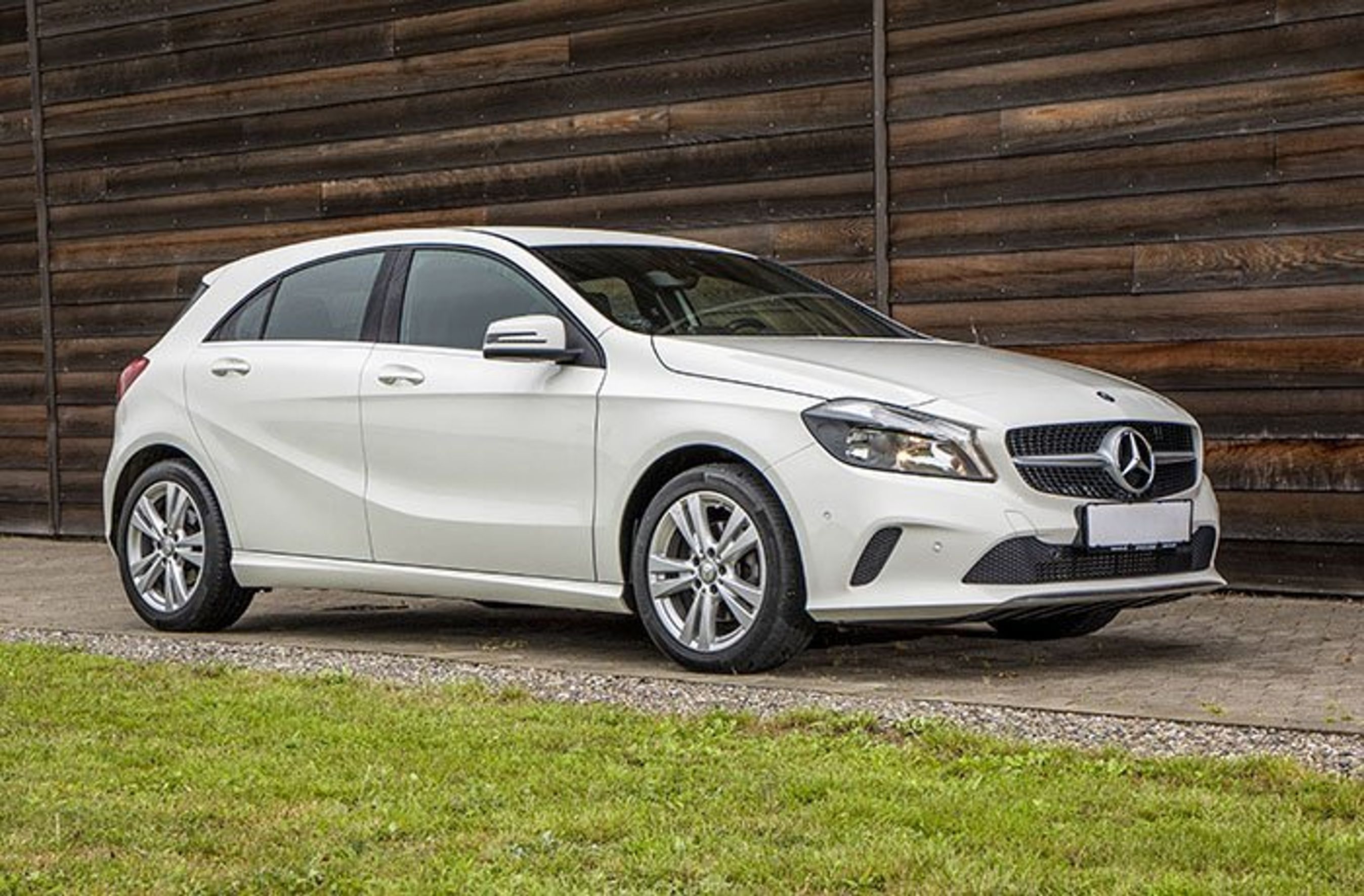 Der er masser af luksusfornemmelse i Mercedes-Benz A-klasse, men den er ikke så praktisk som konkurrenterne i finalefeltet.