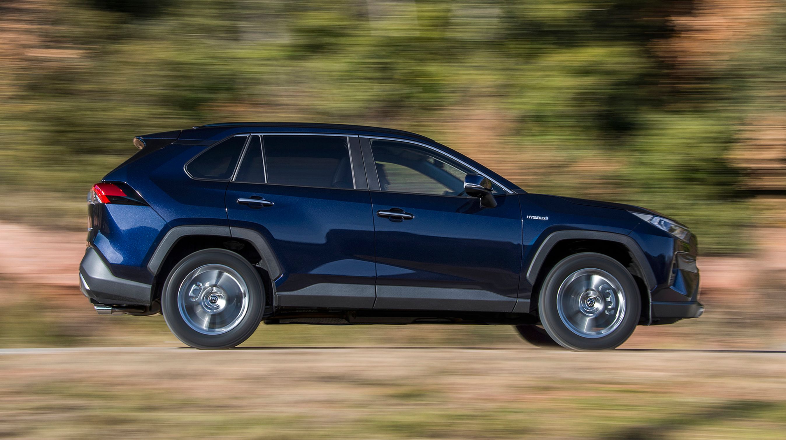 SUV’en har samme længde som før, men akselafstanden er øget tre cm. Det giver bedre proportioner og bedre bagsædeplads.