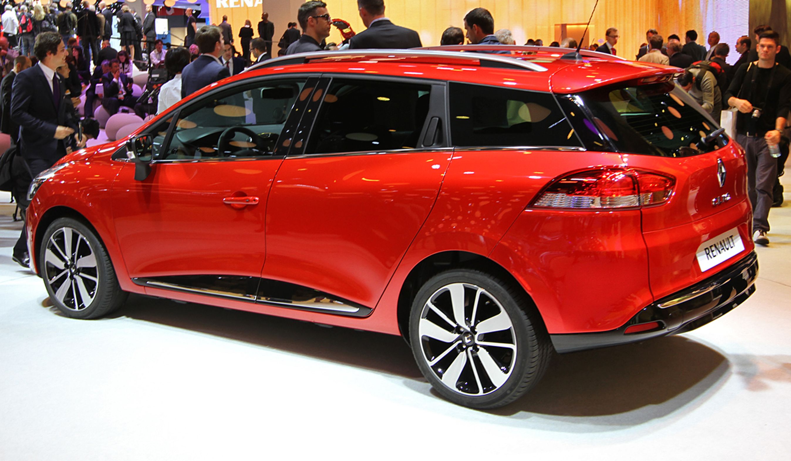 Renault Clio stationcar er 4,26 meter lang.