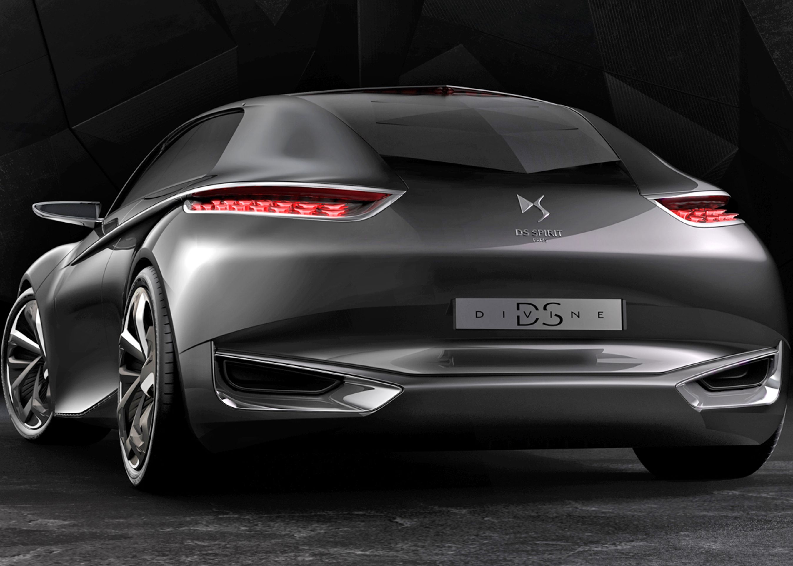 Også bagtil er Divine DS dramtisk at skue. Fotos: Citroën