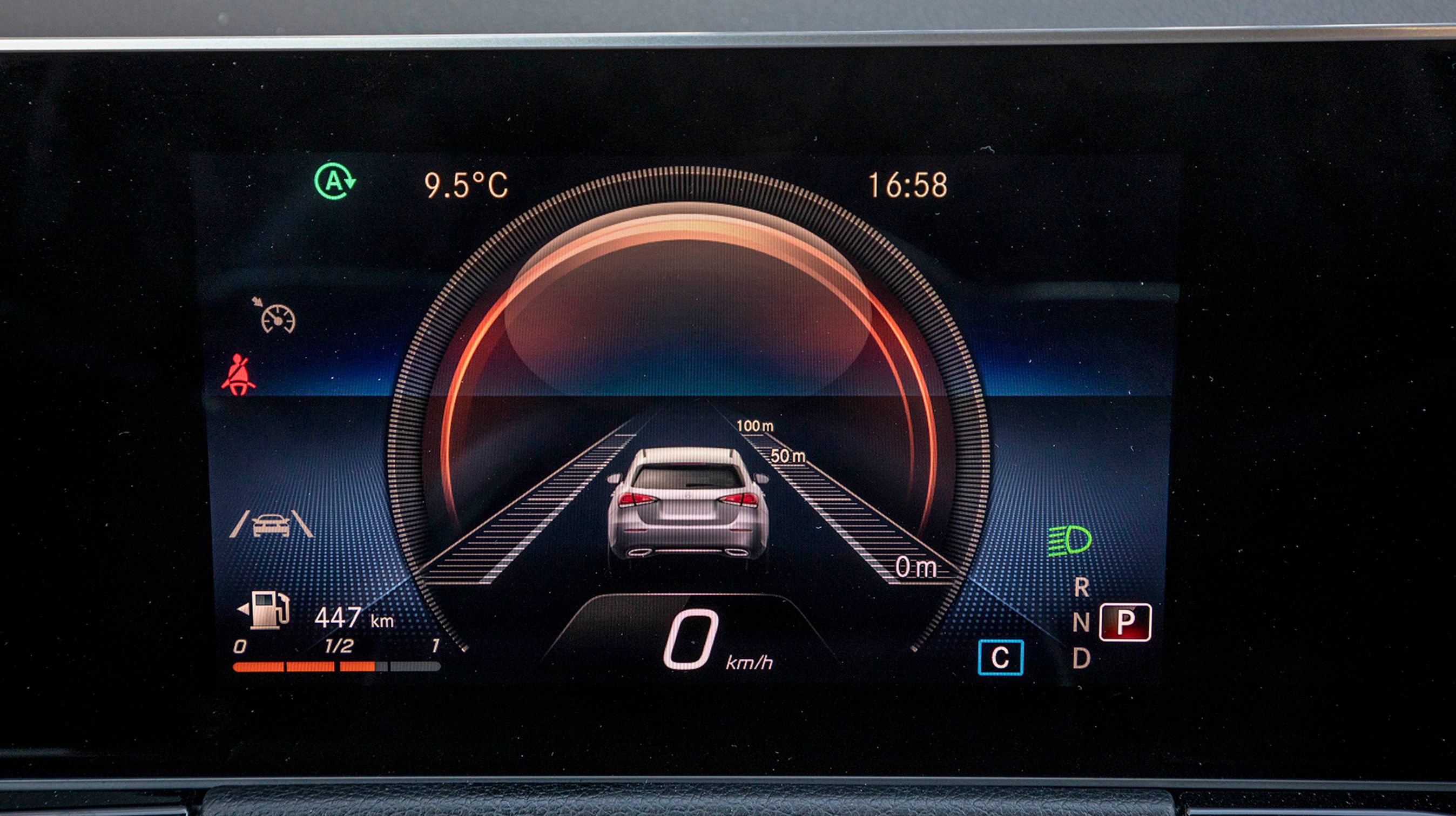 Digitale instrumenter er standard, og du kan selv vælge mellem mange forskellige designs. Samtidig kan du vælge de informationer, som du helst vil have. En meget moderne løsning, som vi gerne ser i alle andre biler.