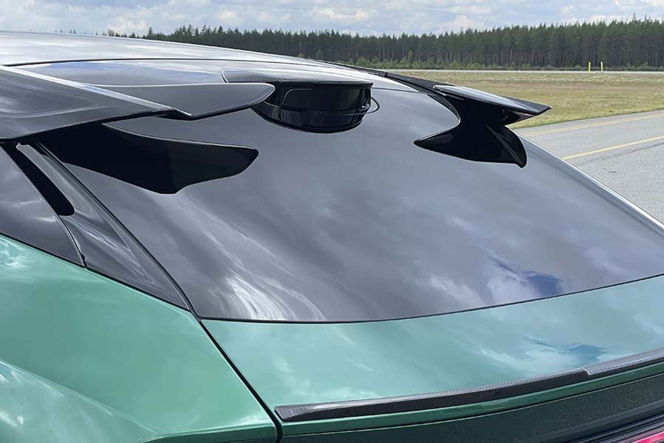 Lidar radar bag på en Lotus Eletra