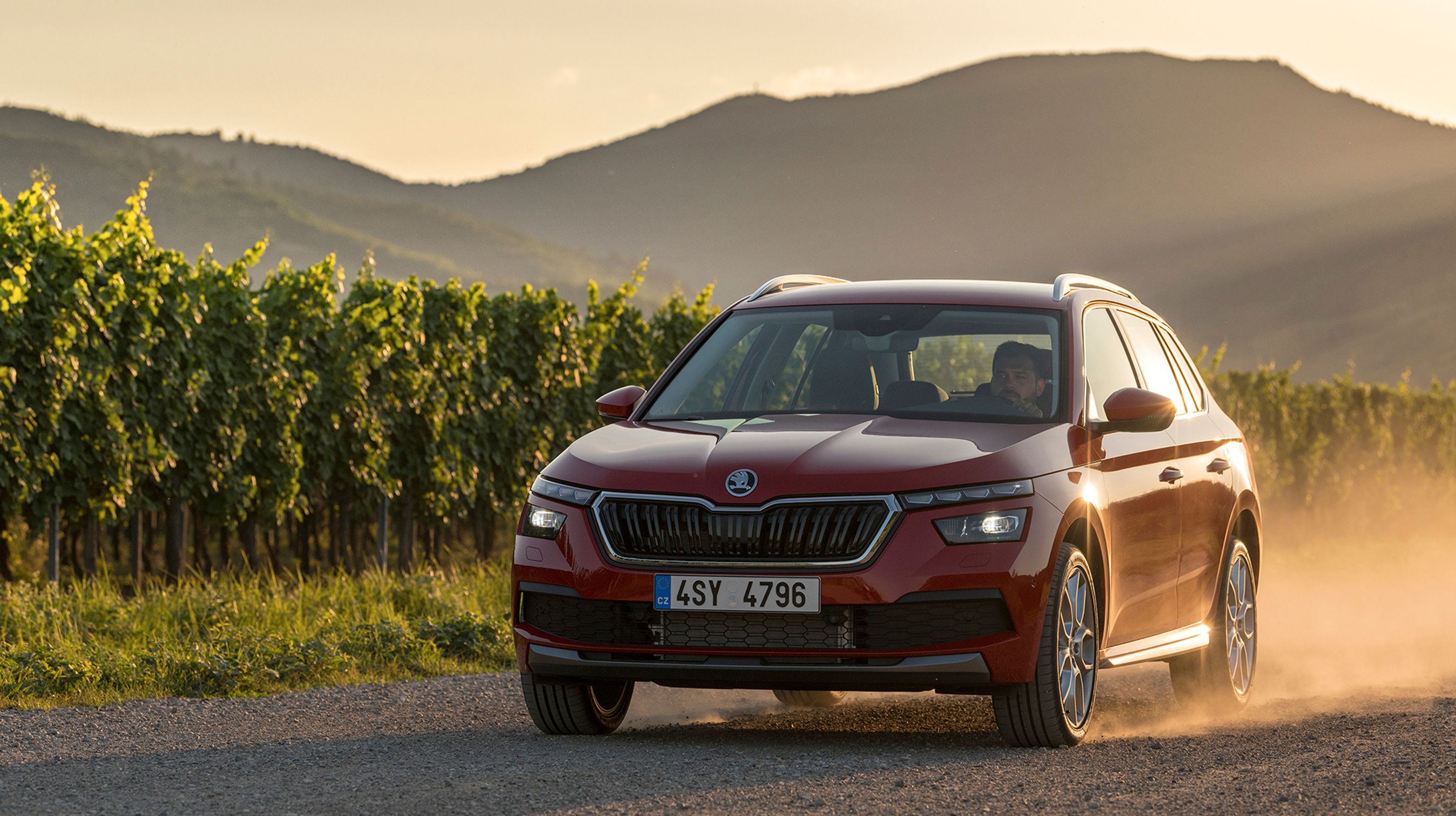 Kamiq er ikke firehjulstrukket, men med en frihøjde på hele 18,6 cm kan bilen godt køre væk fra asfaltvejen.