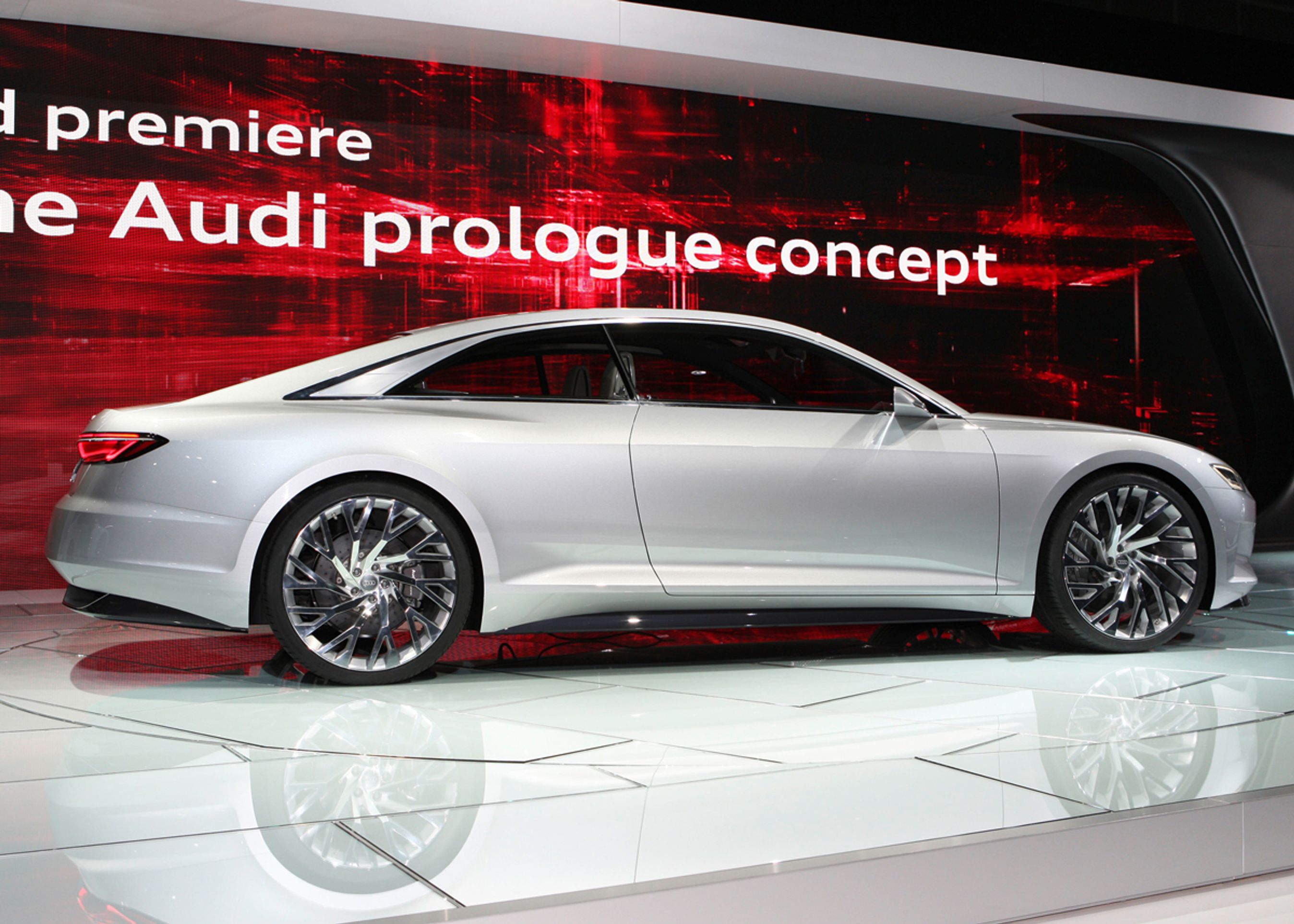 Audi Prologue er en 5,10 meter lang, todørs coupé.