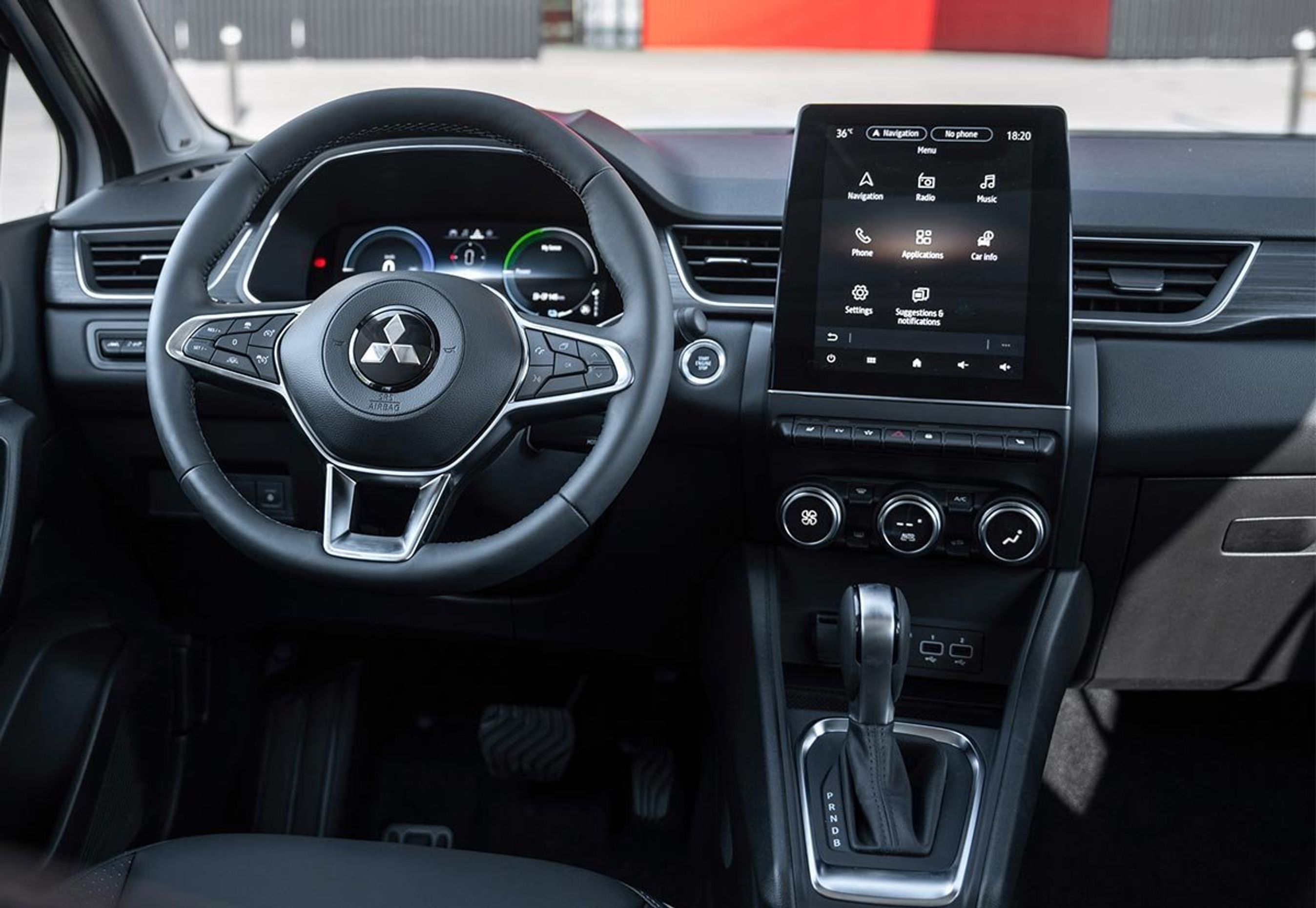 Heller ikke i kabinen er der nogen som helst forskel på ASX og Captur.