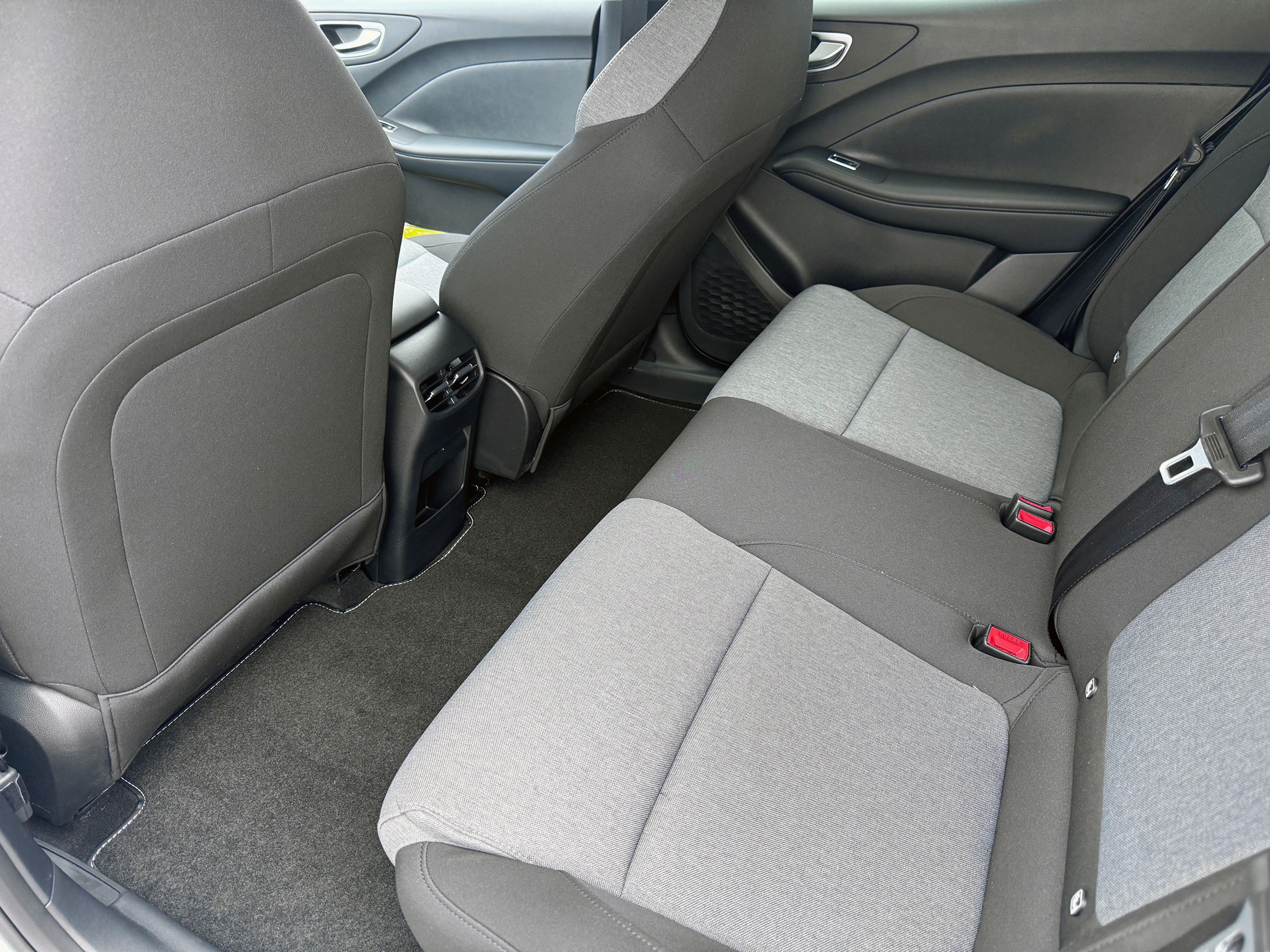 Gråt bagsæde i MG 4 Urban.