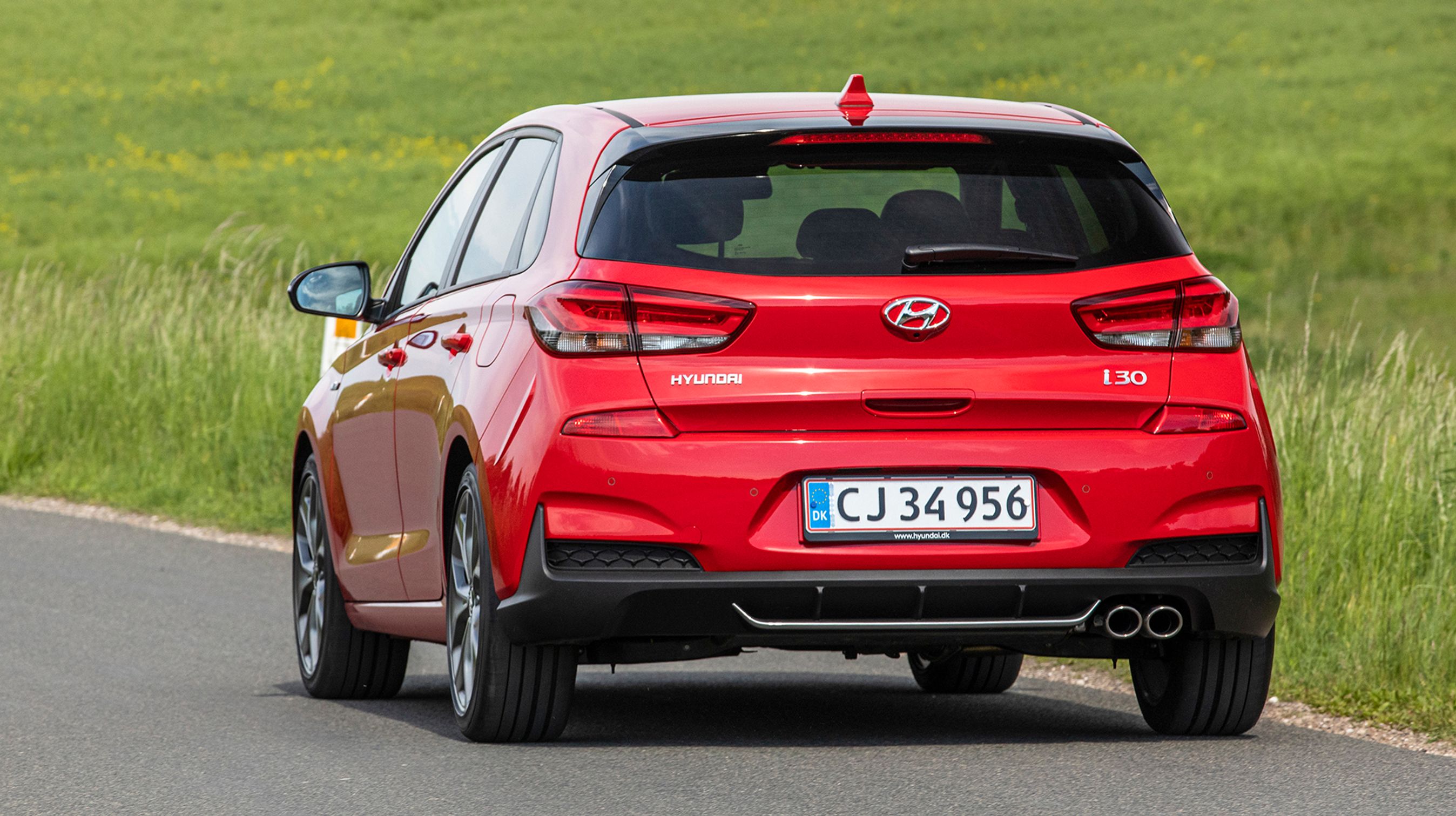 Bagkofangeren er i et mere sportsligt design. Du kan i øvrigt p.t. kun få N Line-versionerne til den almindelige hatchback-udgave af i30 og ikke til stationcaren.