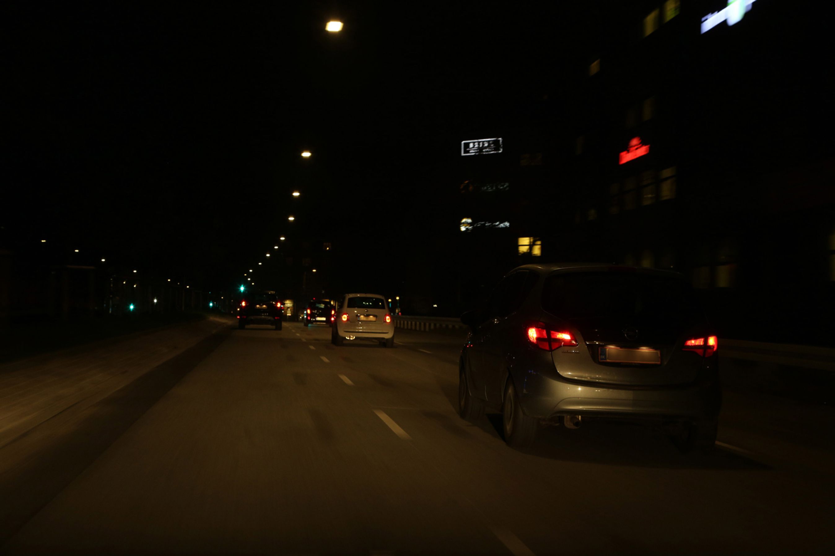 FDM vil i ny kampagne minde bilisterne om, at de skal tjekke, hvordan lyset virker på deres egen bil.