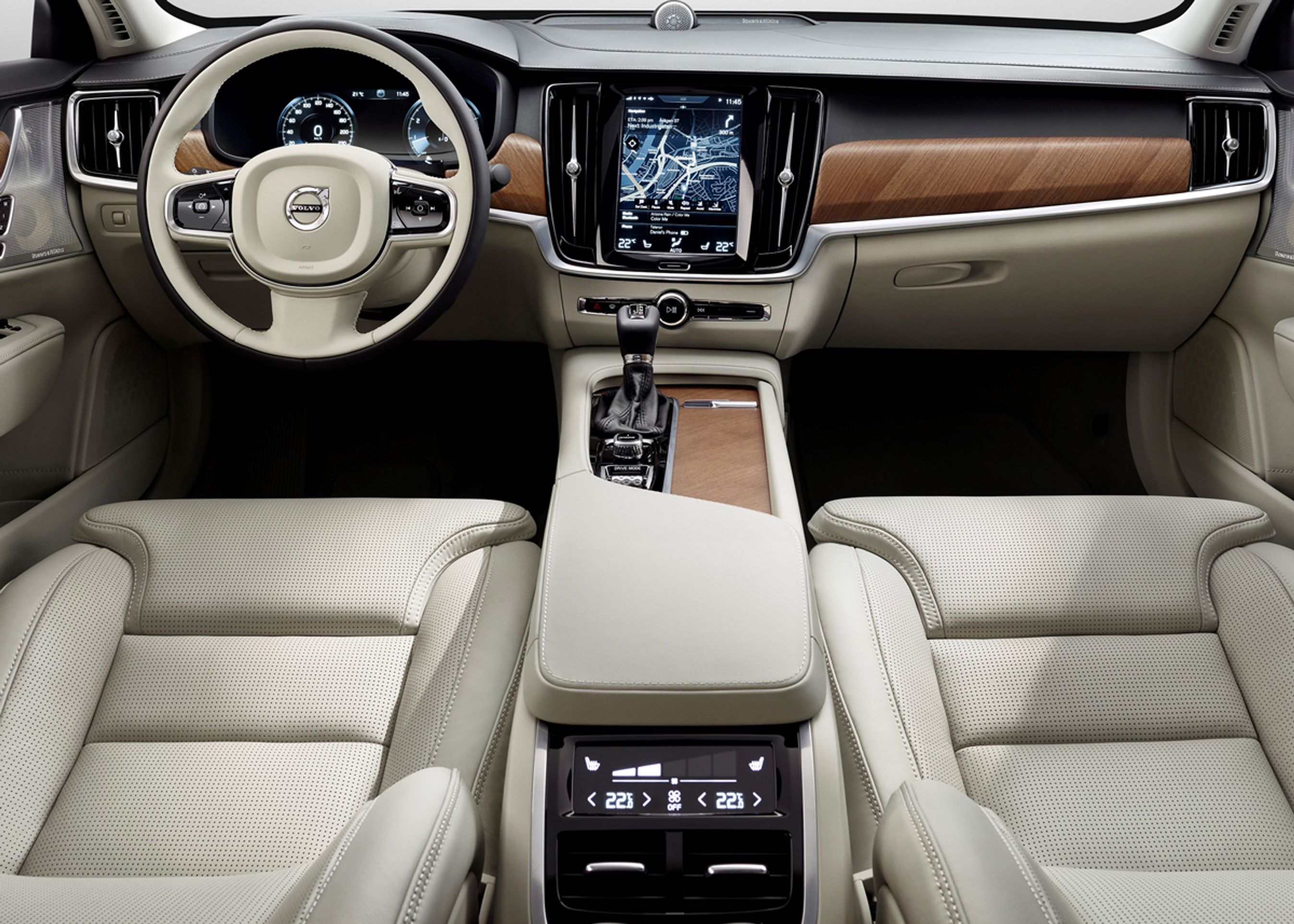 Der er virkelig kræset for detaljerne i V90. Materialerne kan sammensættes i skandinavisk design med en kombination af træ, læder, aluminium og glas.