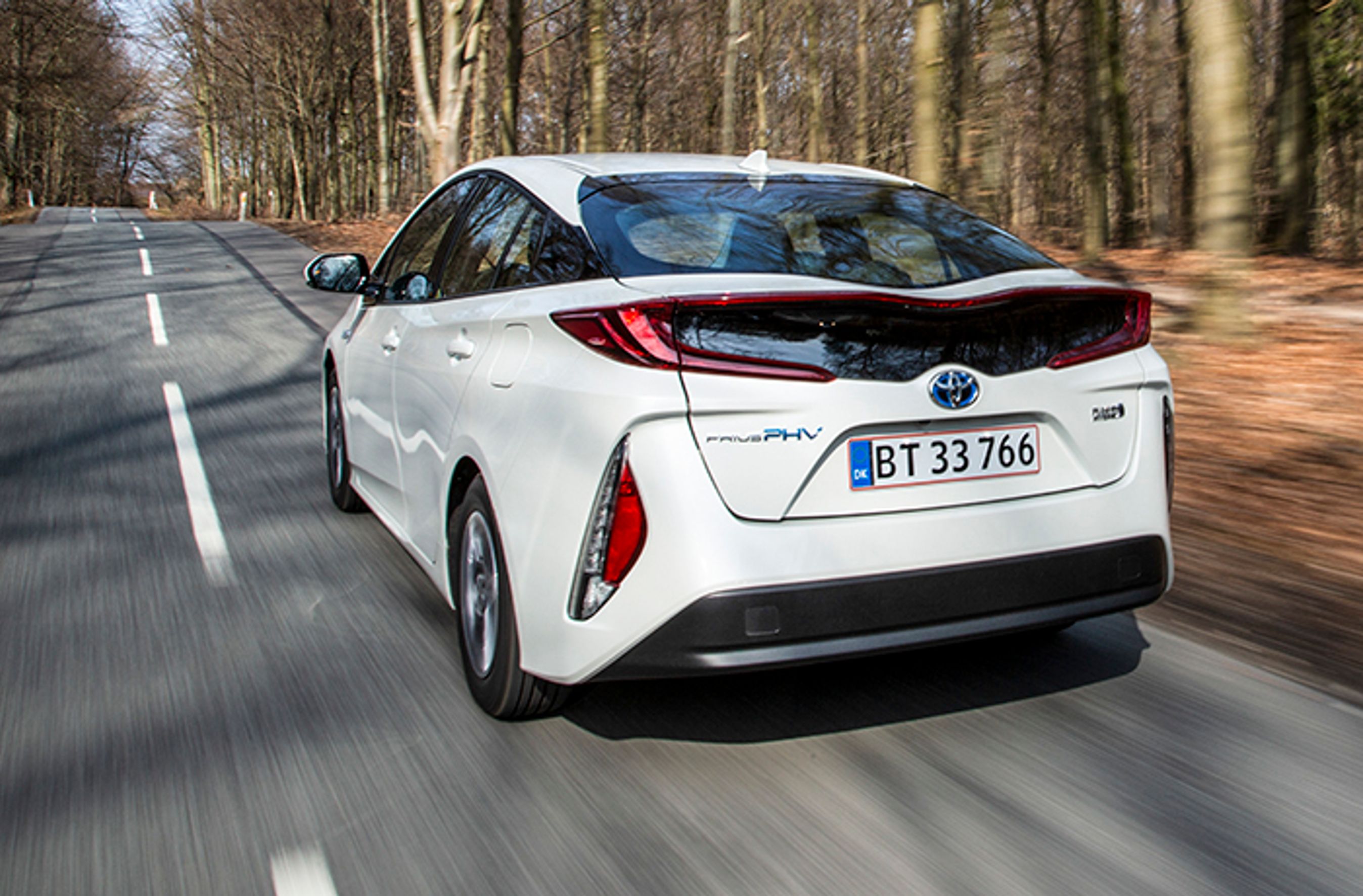 Toyota Prius Plug-In bagfra