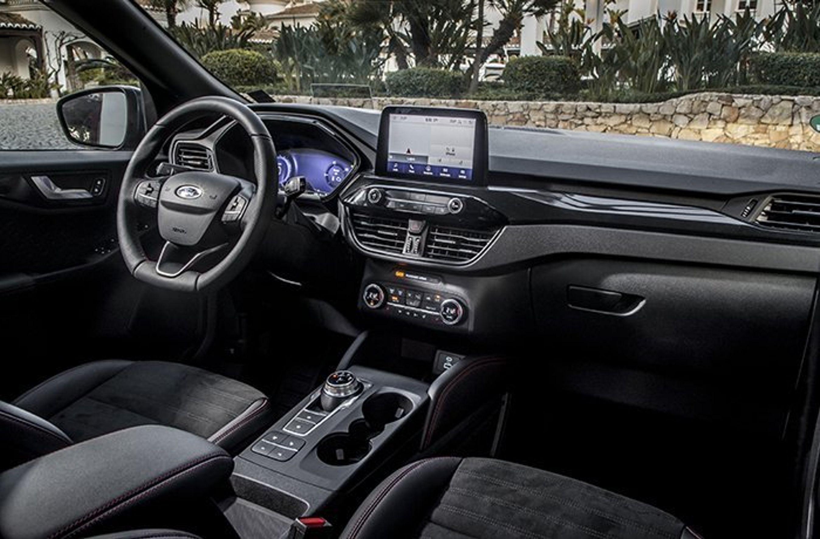 Ford Kuga PHEV kabine