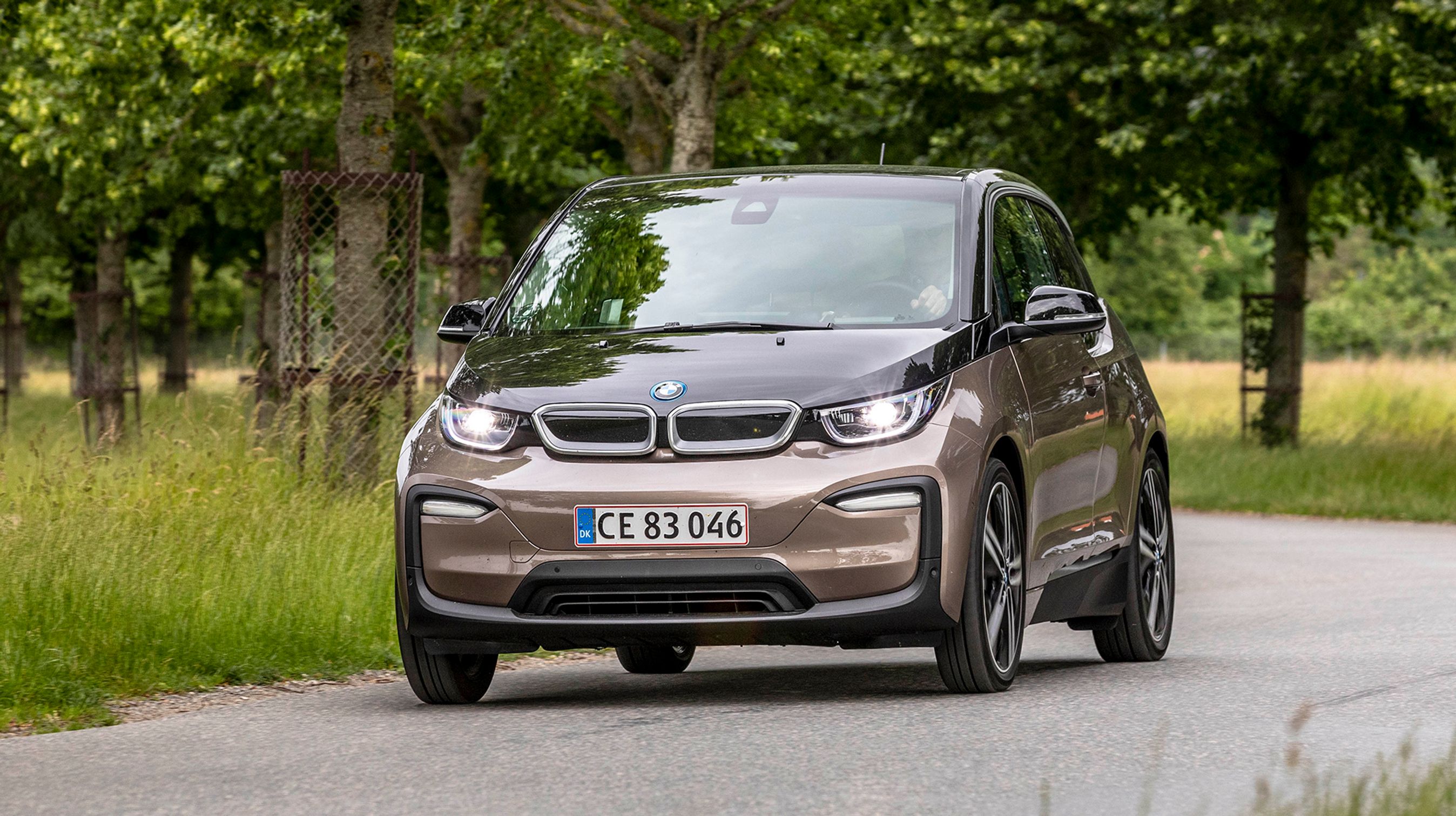 I denne topudgave er udstyrsniveauet enormt, og man får bl.a. avancerede LED-forlygter med i købet.