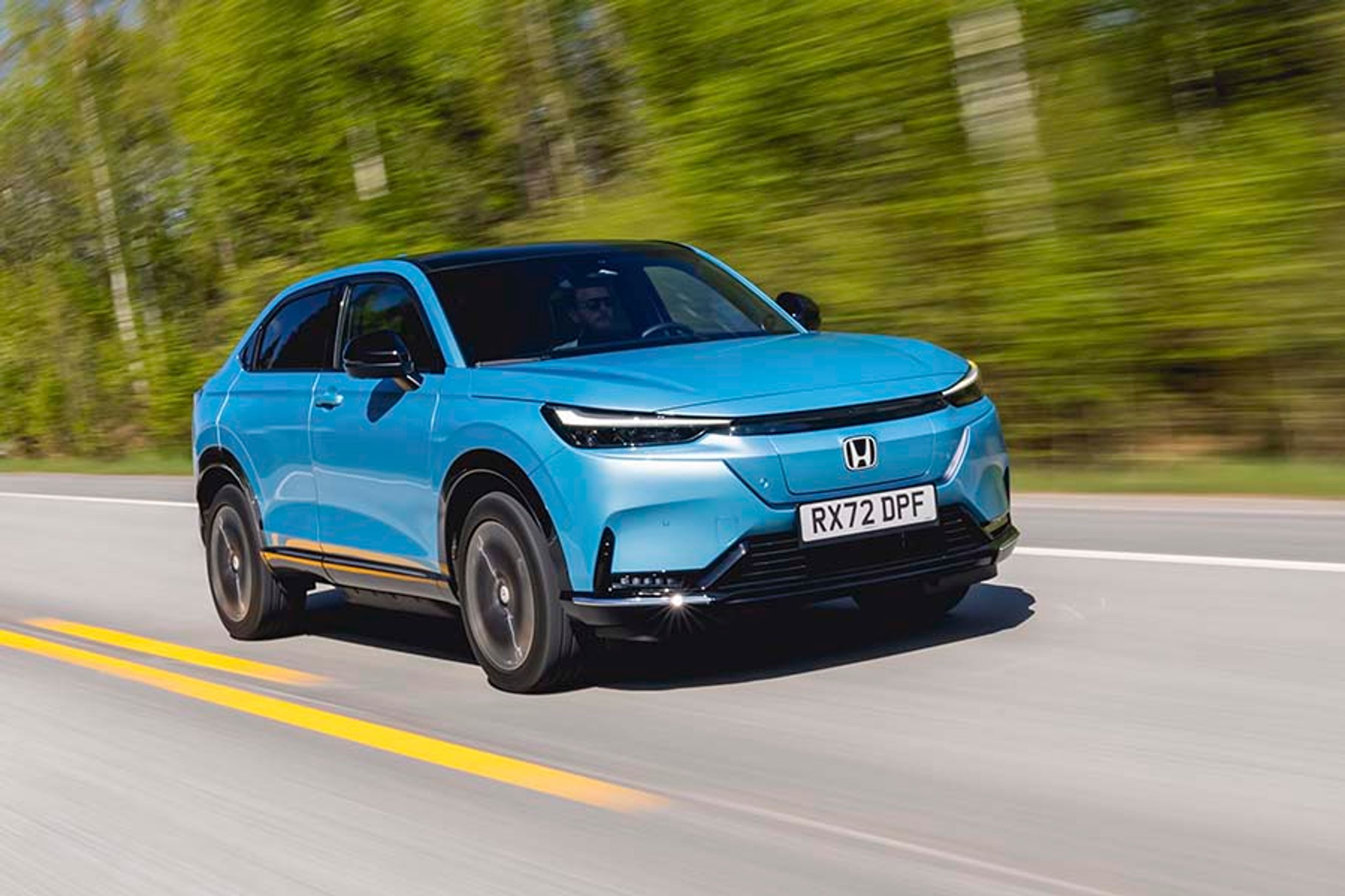 Honda e:Ny1 er teknisk beslægtet med Honda HR-V, og begge er en SUV i mellemklassen med en længde på ca. 4,39 meter.