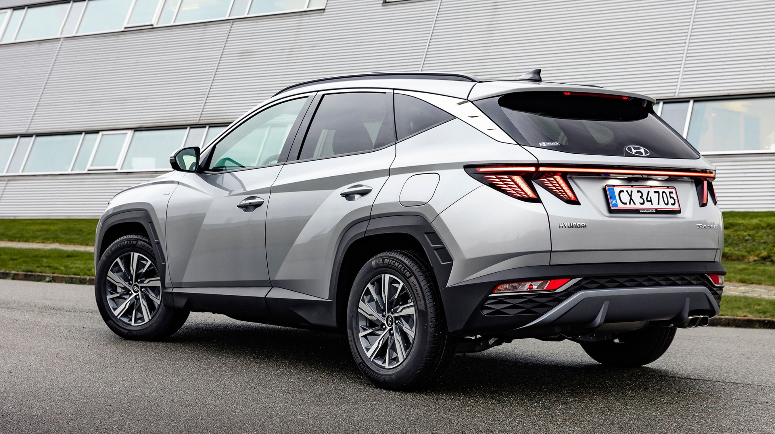 Hyundai Tucson er en SUV på størrelse med Ford Kuga, og med en startpris på 280.000 kr. virker den som et attraktivt køb.