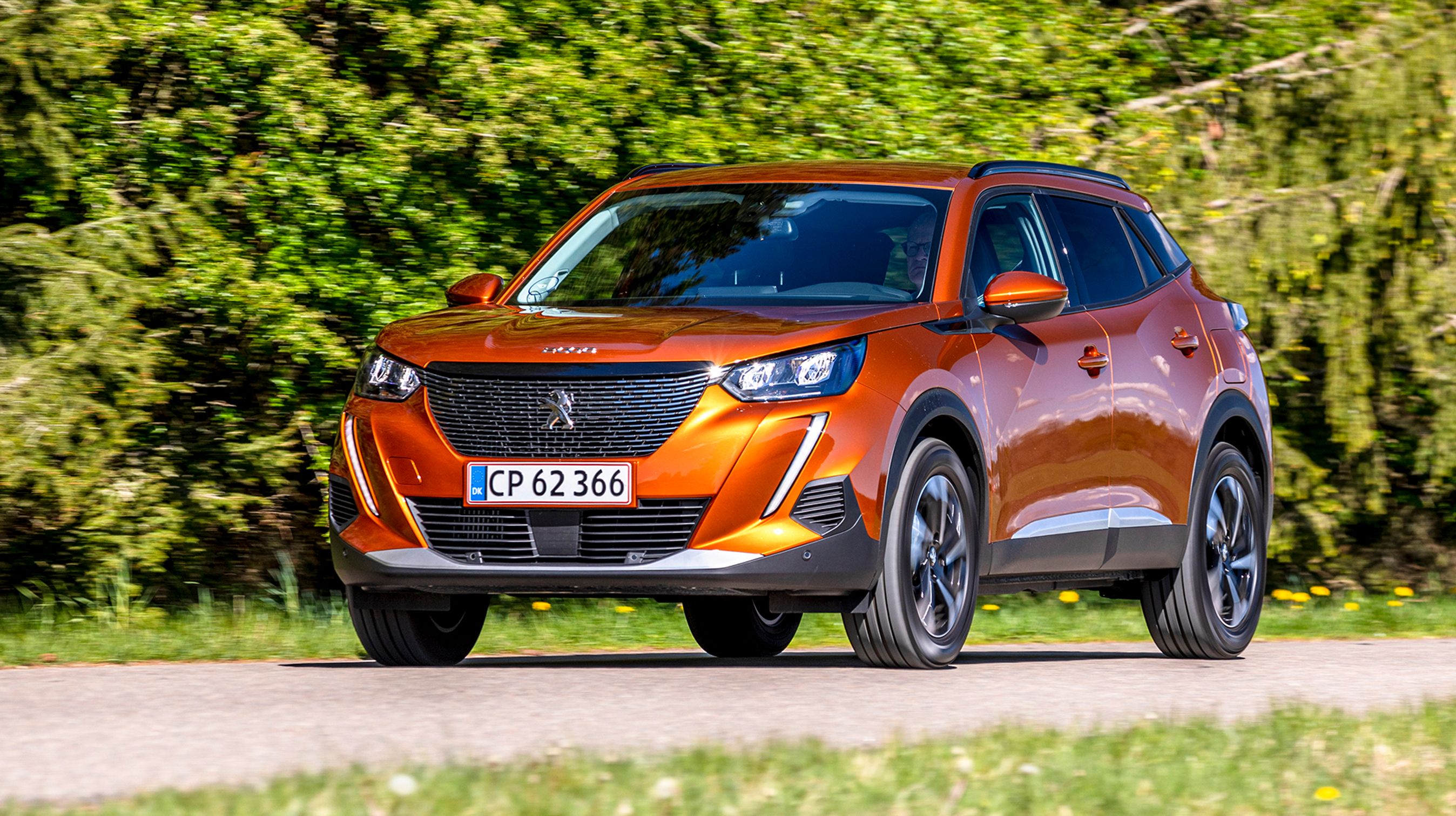 Fronten på 2008 er imponerende at se på og med til at give bilen en tydelig karakter.