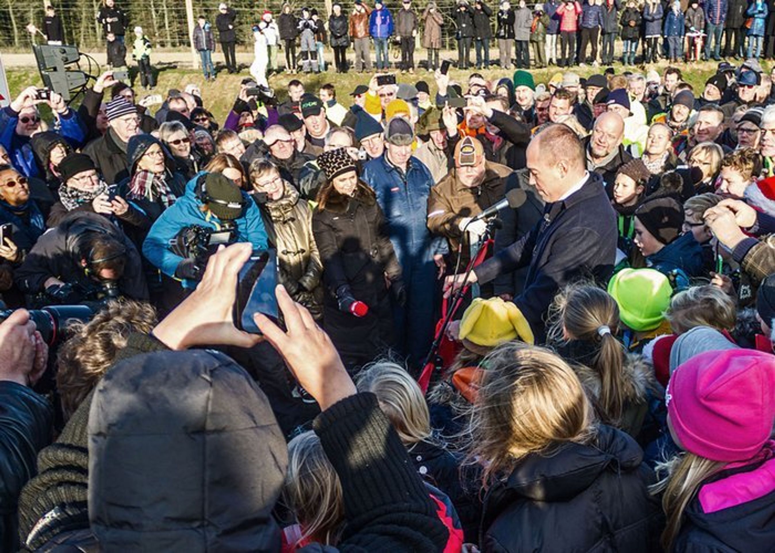 Indvielsen af motorvejen mellem Linå og Hårup havde usædvanlig stor deltagelse fra lokalbefolkningen. Foto: Vejdirektoratet