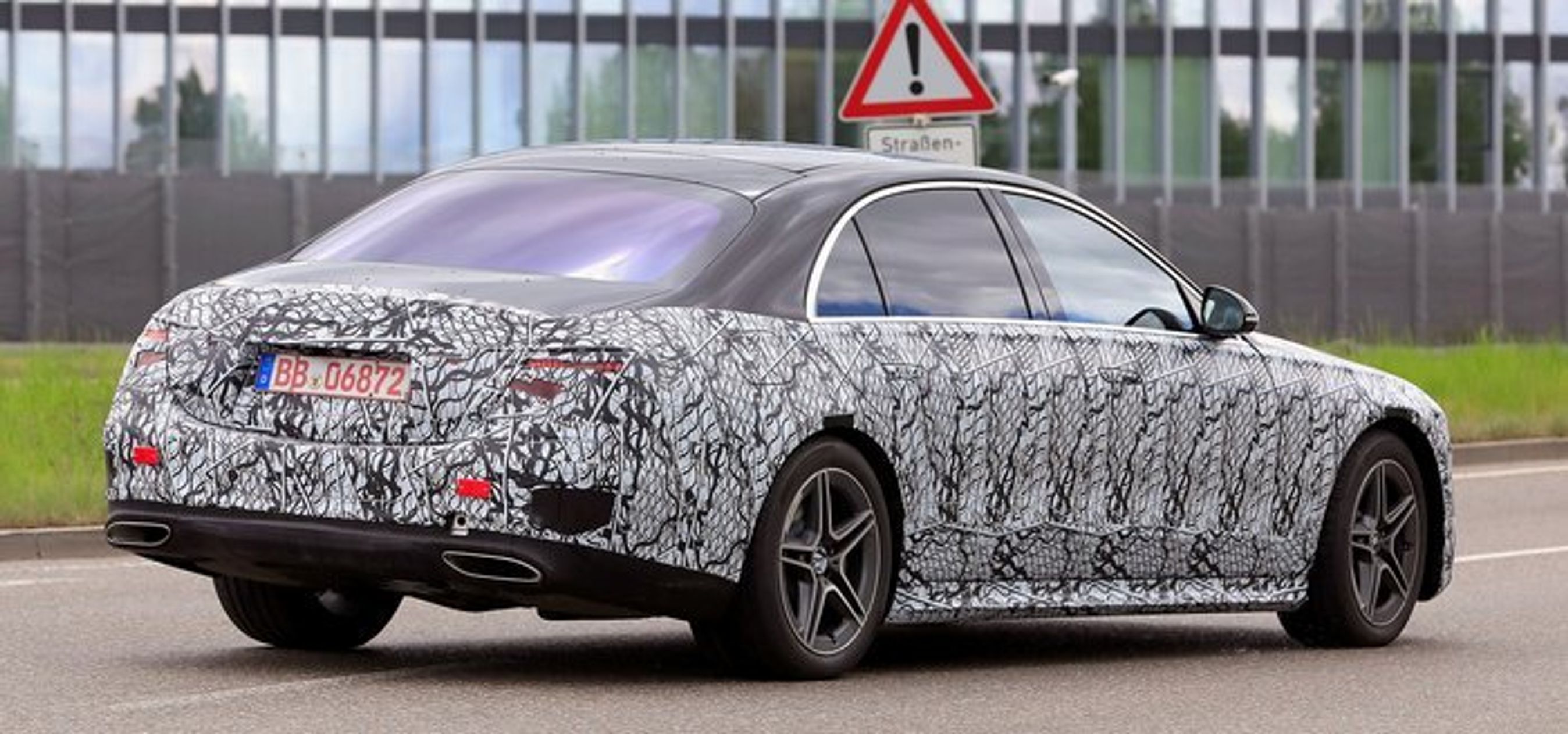 S-klassen er Mercedes-Benz' klassiske VIP-limousine.