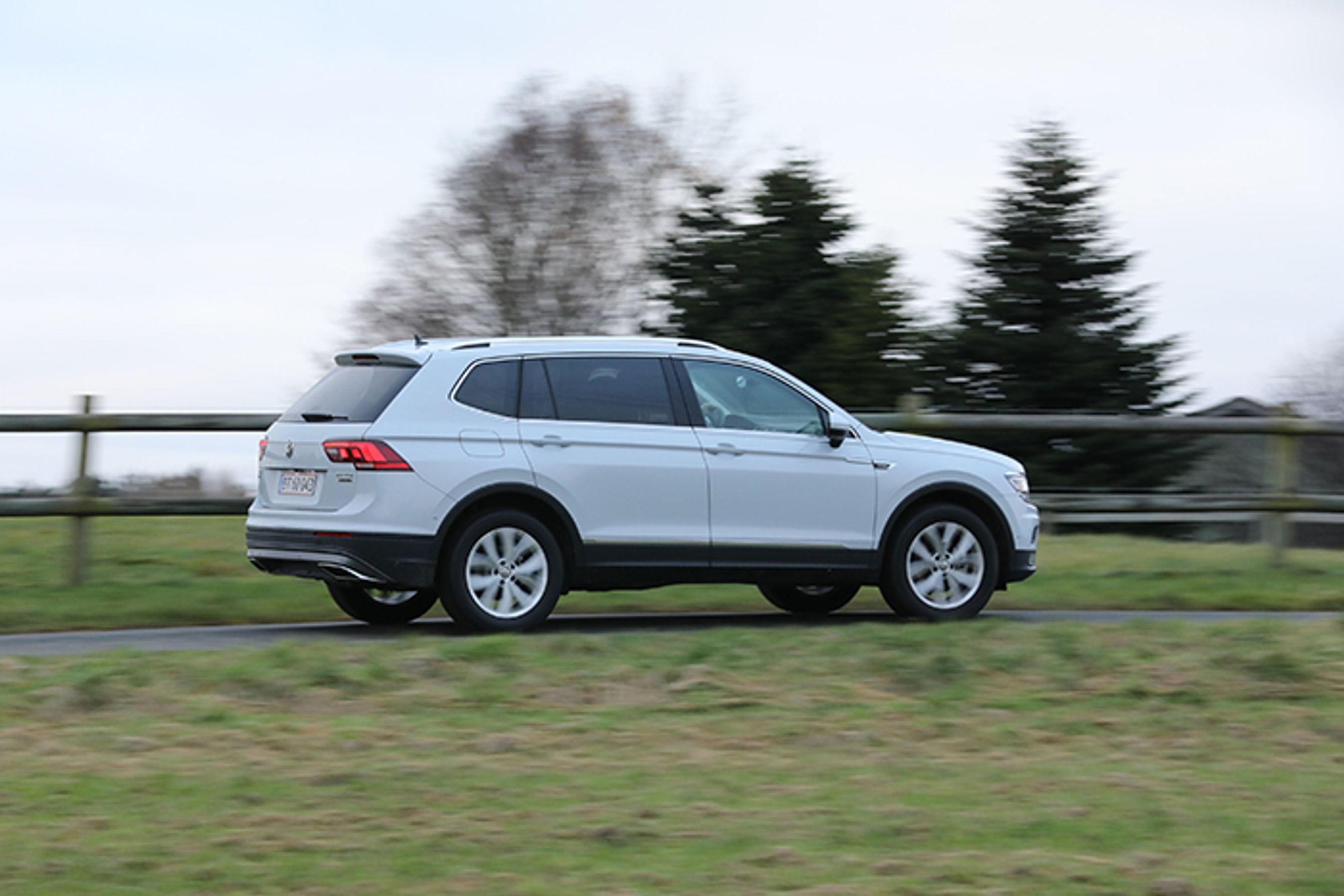 VW Tiguan Allspace fra siden