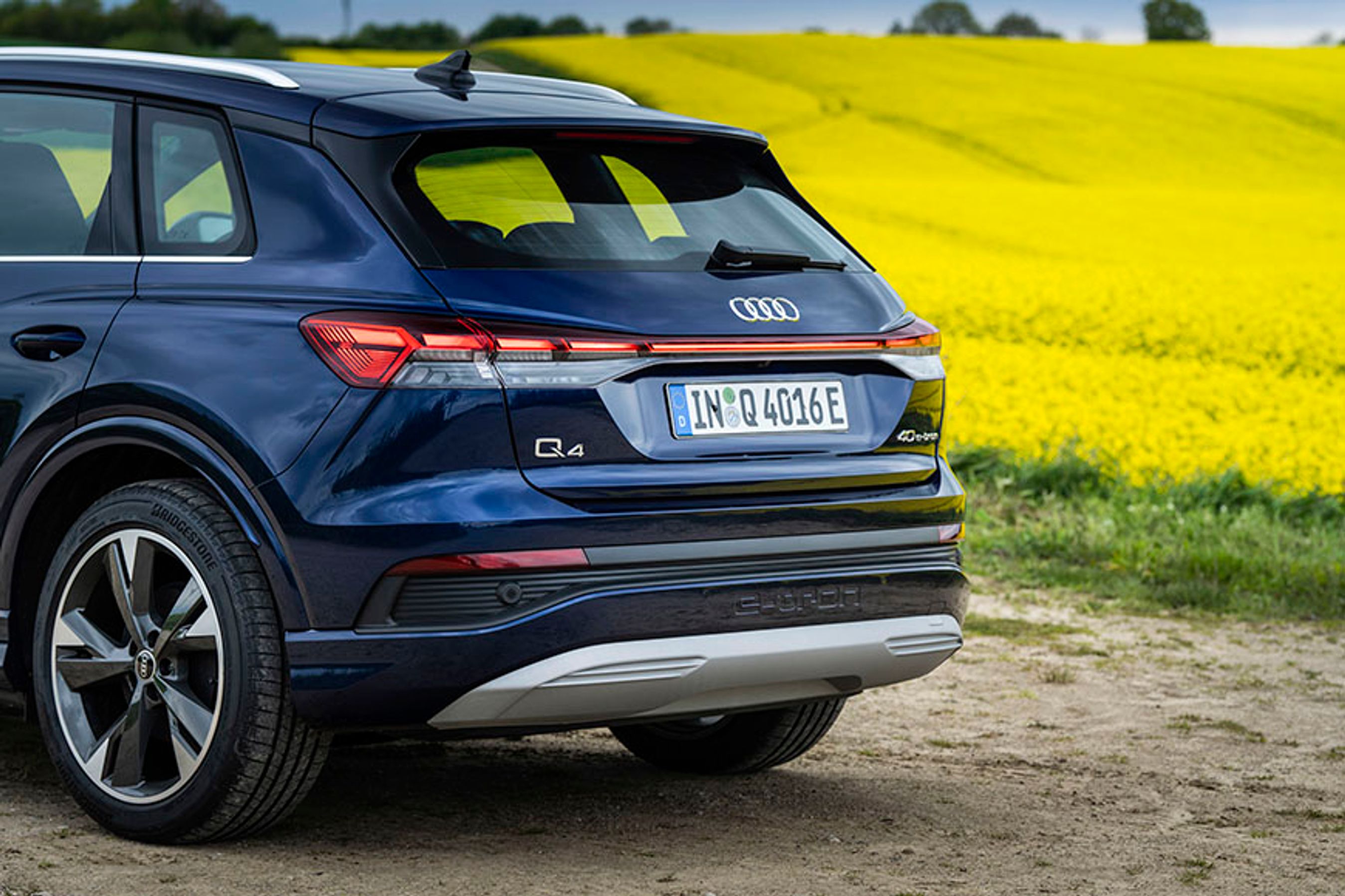 Baglygterne er af LED-typen i alle udgaver, men tilkøber man Matrix-forlygter, får man også det lysende røde bånd mellem baglygterne.