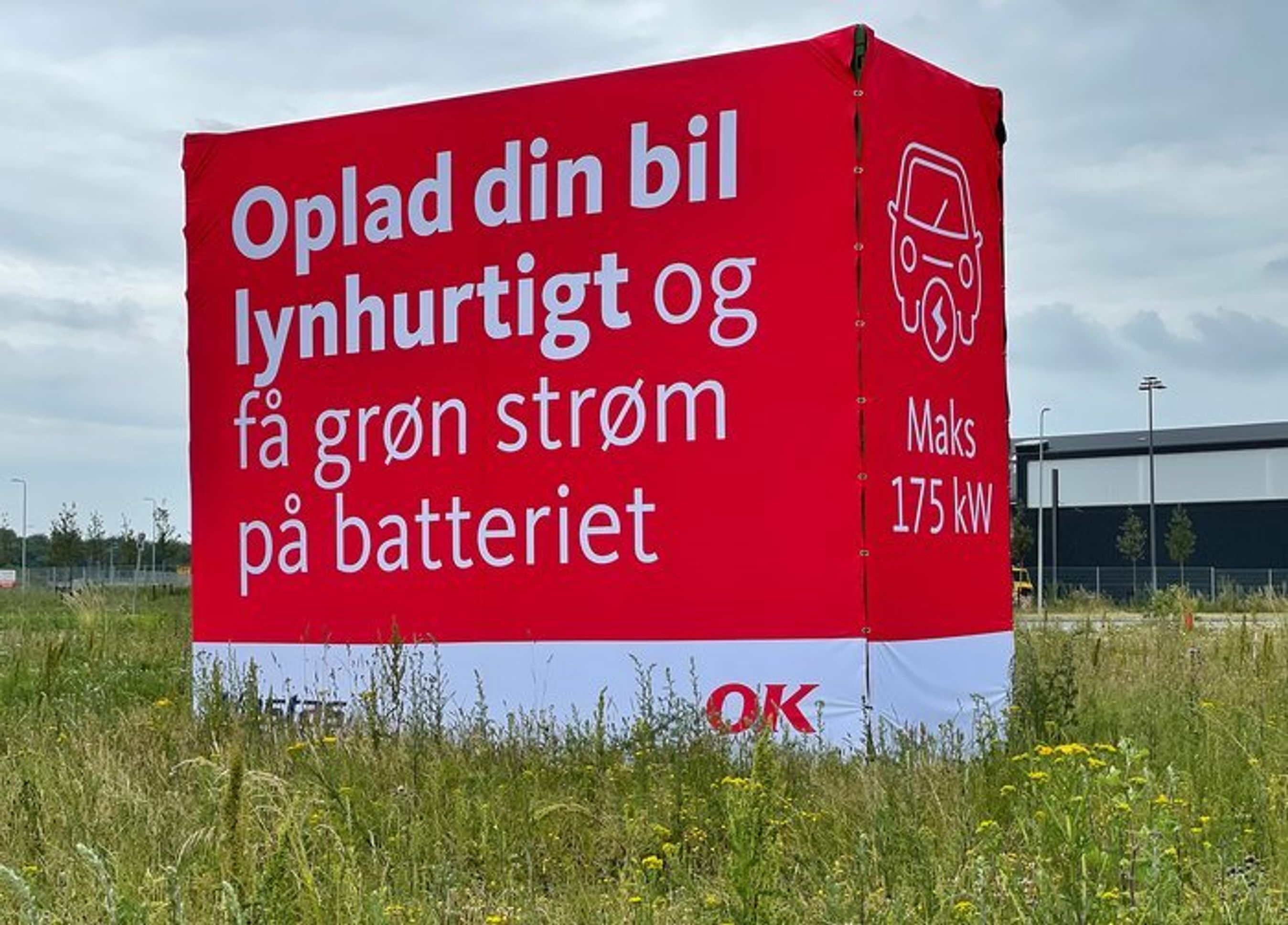 De nye lader ligger ved frakørsel 50 på Fynske Motorvej. Den er hurtig og indtil videre gratis, så der kan nemt opstå ventetid.