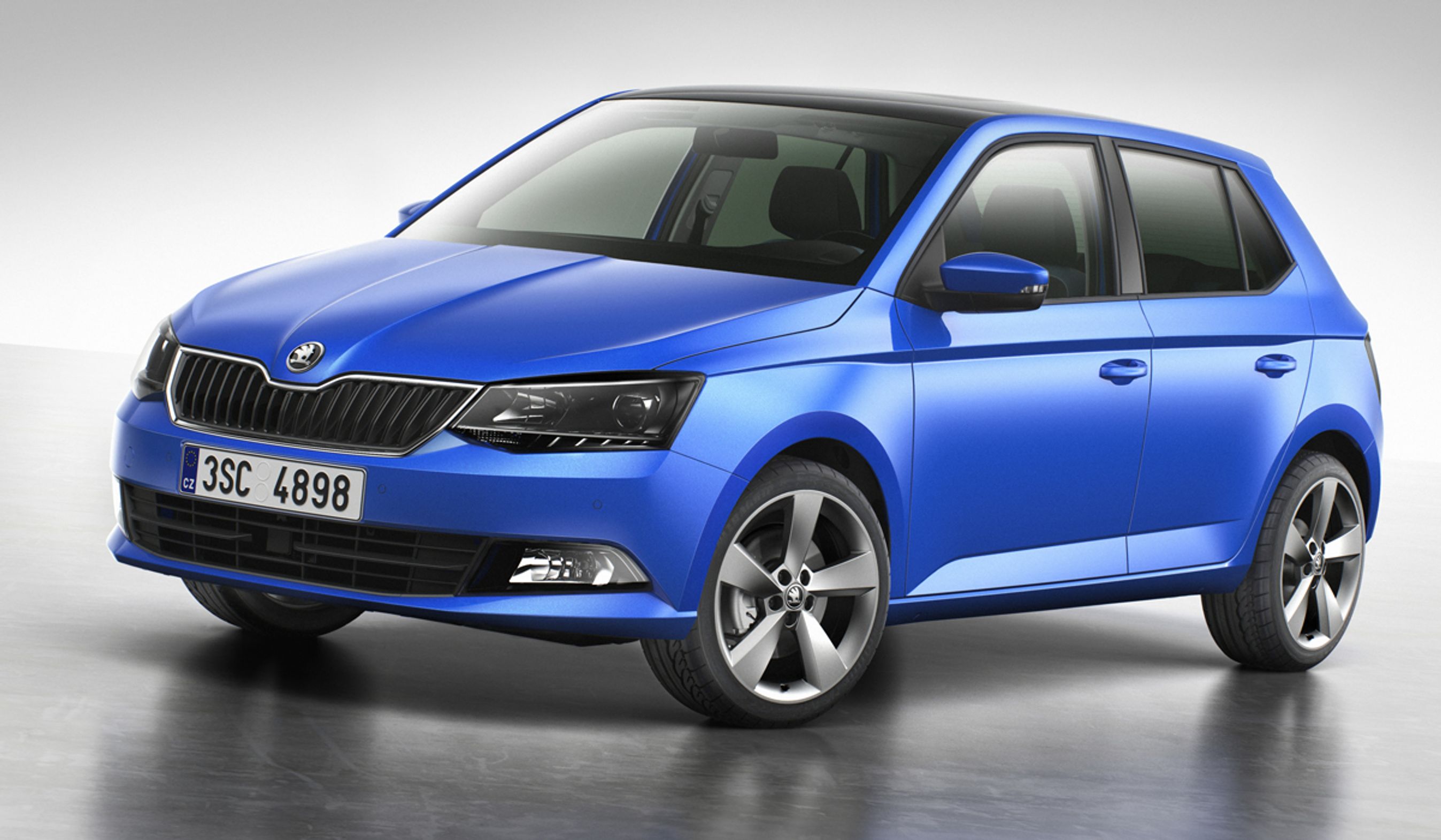 Skoda Fabia hatchback 2014.