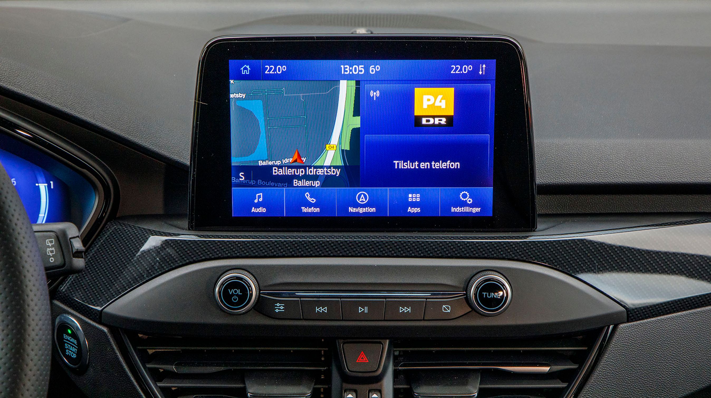 Alle Focus har en 8-tommer touchscreen til betjening af telefon, radio og navigation. Apple CarPlay og Android Auto er standard.
