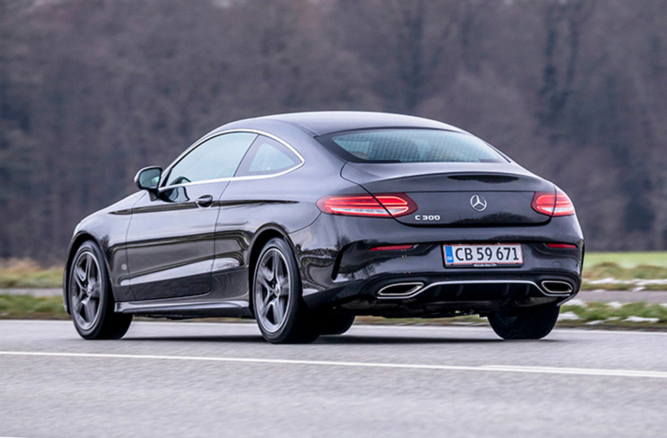 Mercedes C-klasse coupé er elegant set bagfra