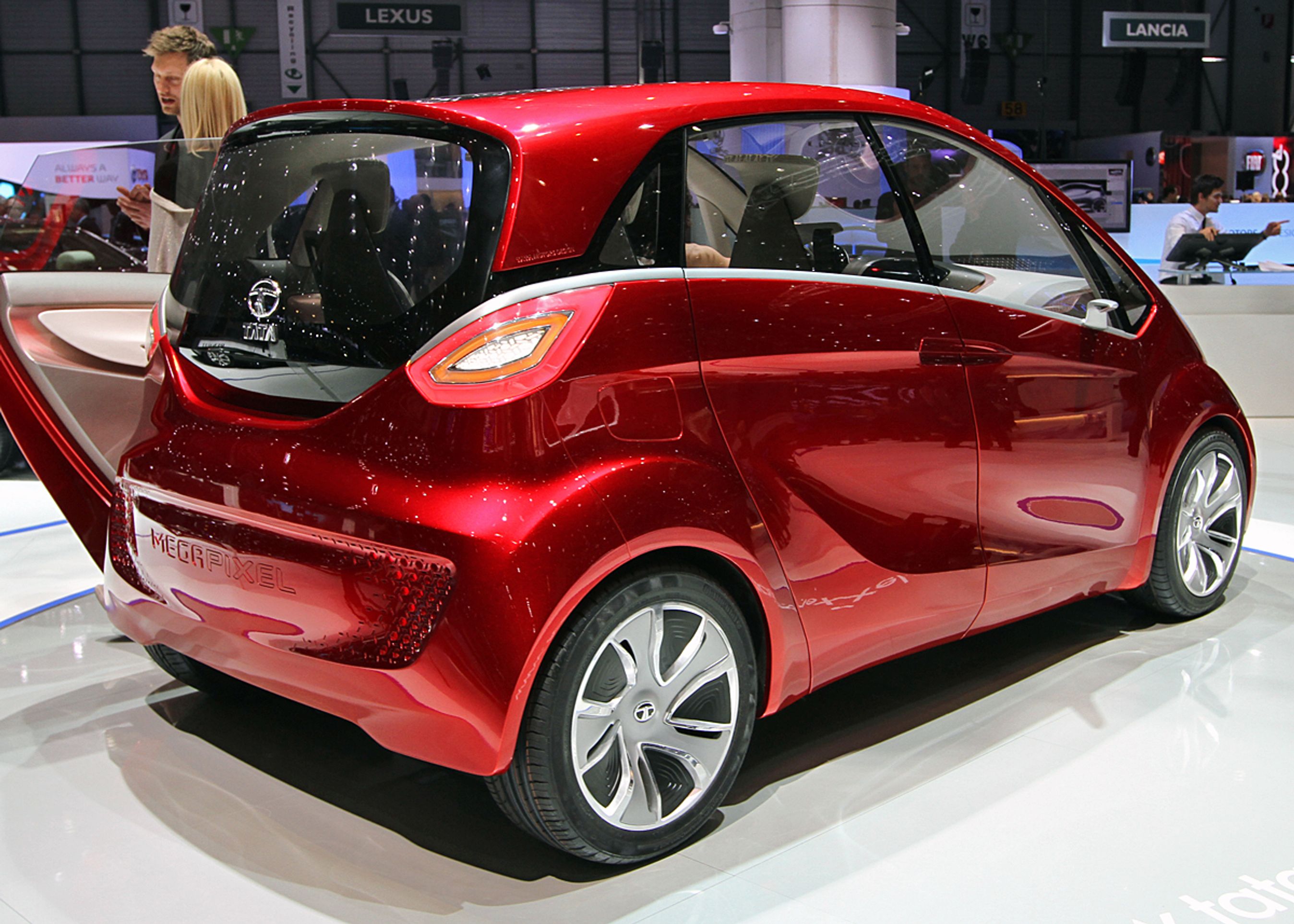 Megapixel er en meget lille bil, men med plads til fire.