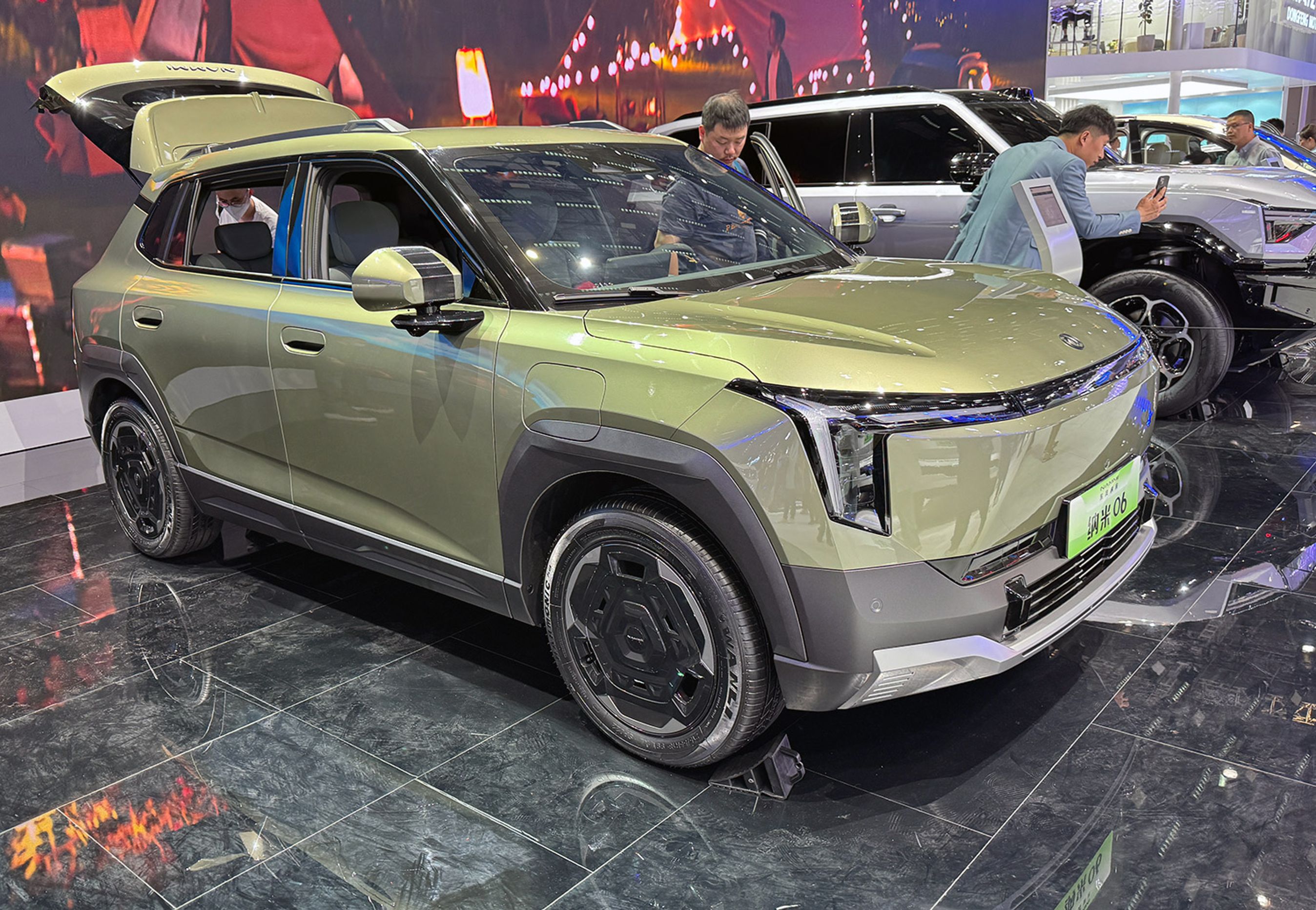 Endnu en billigbil. Dongfeng 06 er mærkets nyeste model, og den kommer til Europa i 2026.