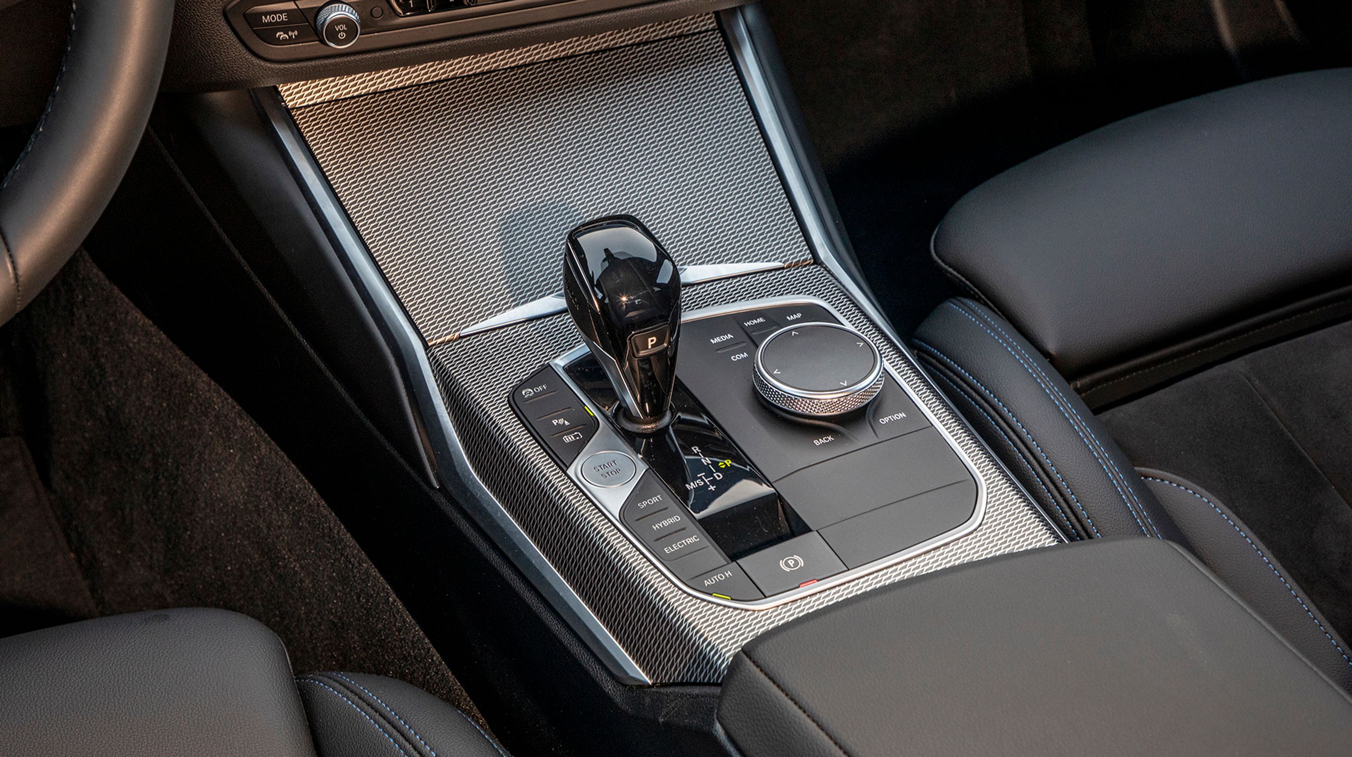 Det er let at køre i hybridbiler, da de altid er forsynet med automatgear.