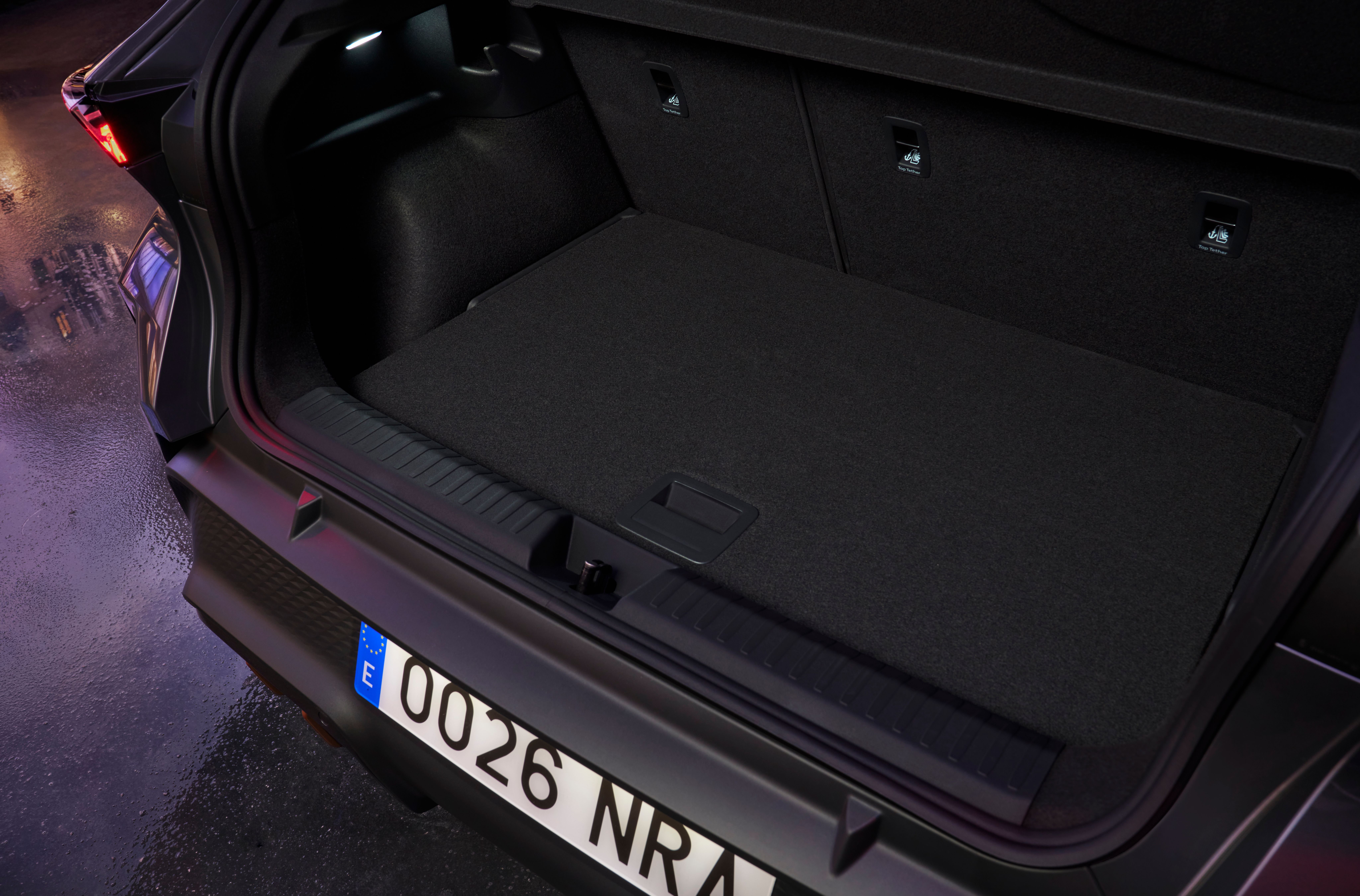 Bagagerummet i en Cupra Raval VZ Extreme 2026.