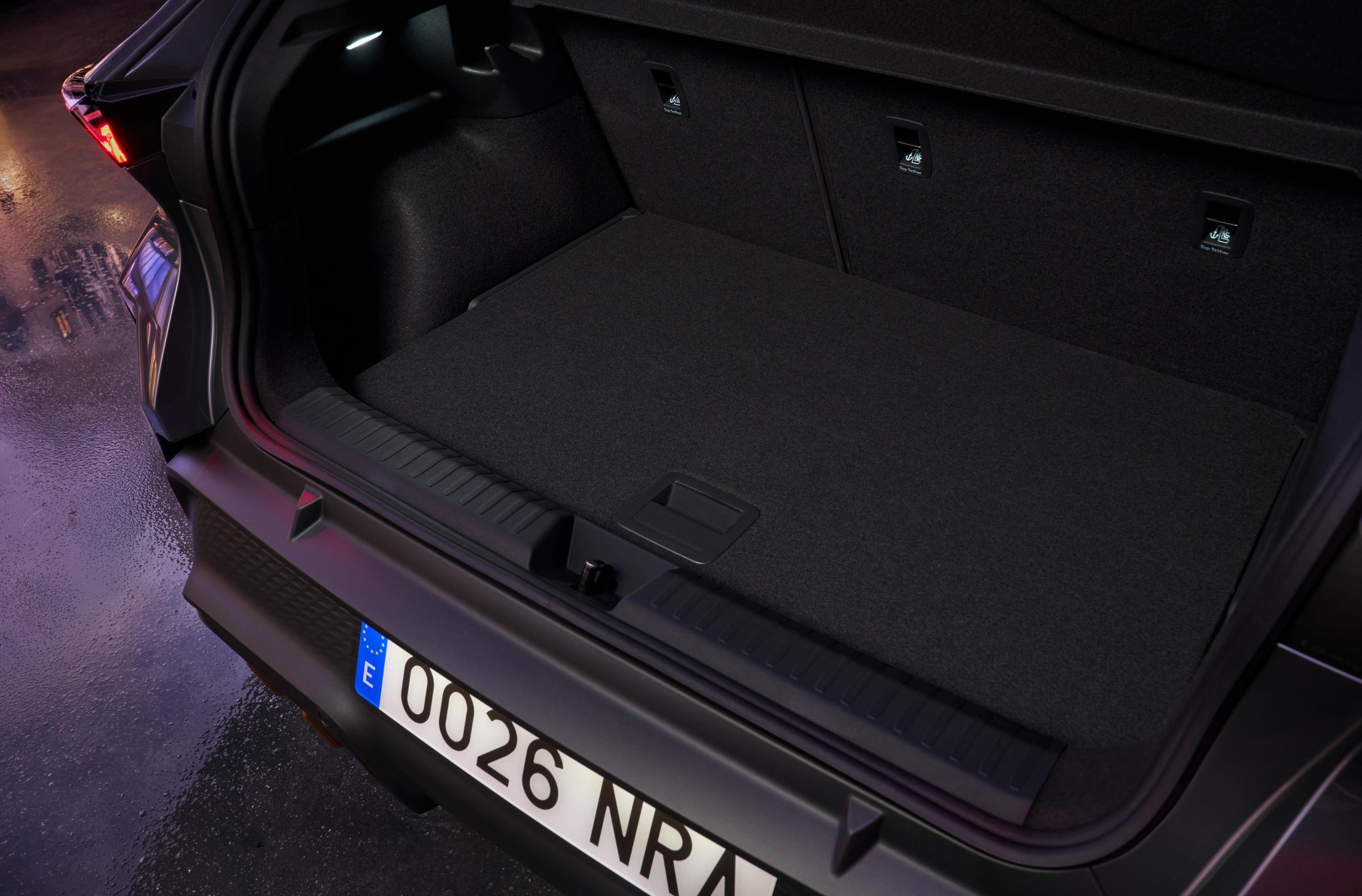Bagagerummet i en Cupra Raval VZ Extreme 2026.