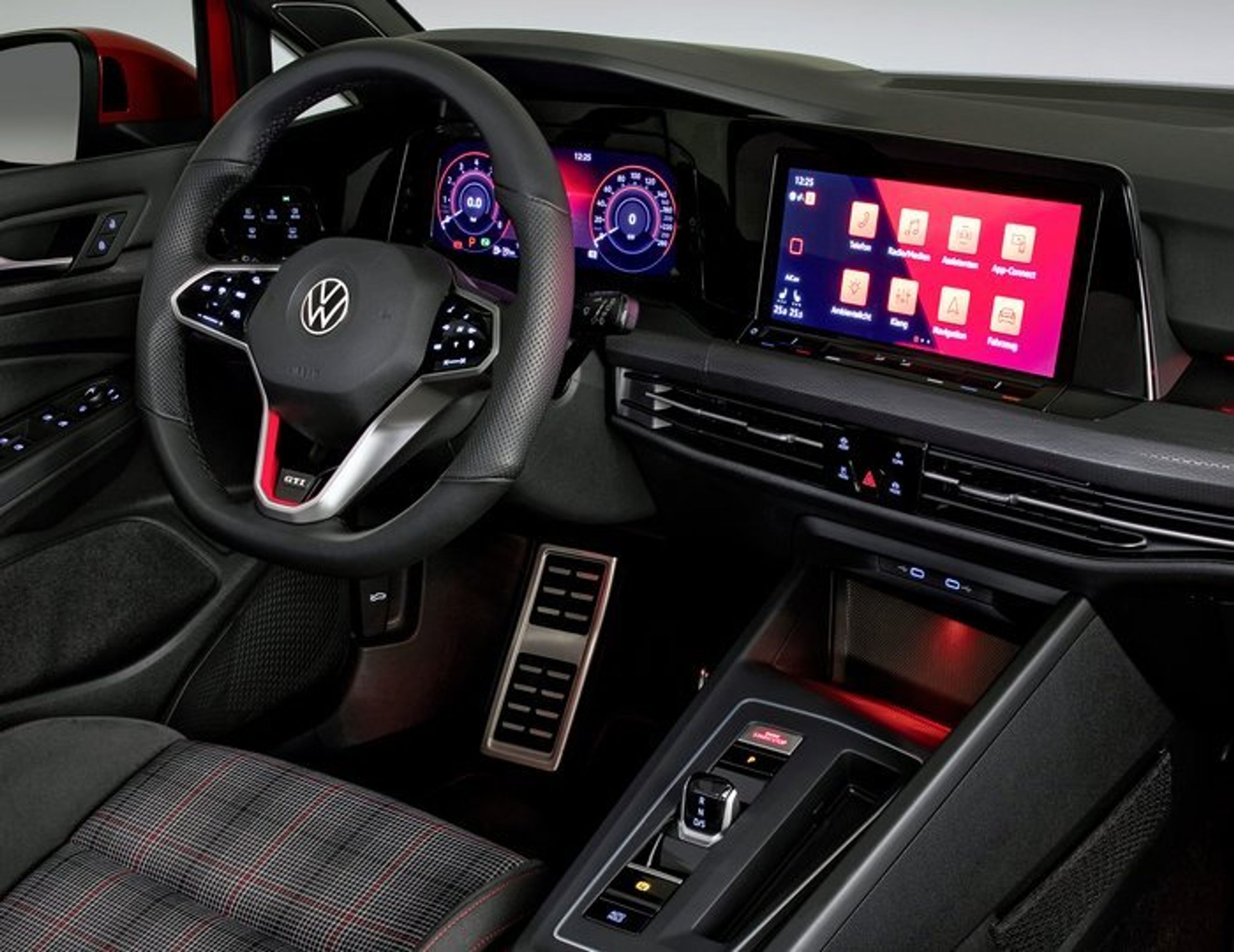 Førerpladsen i Golf GTI.