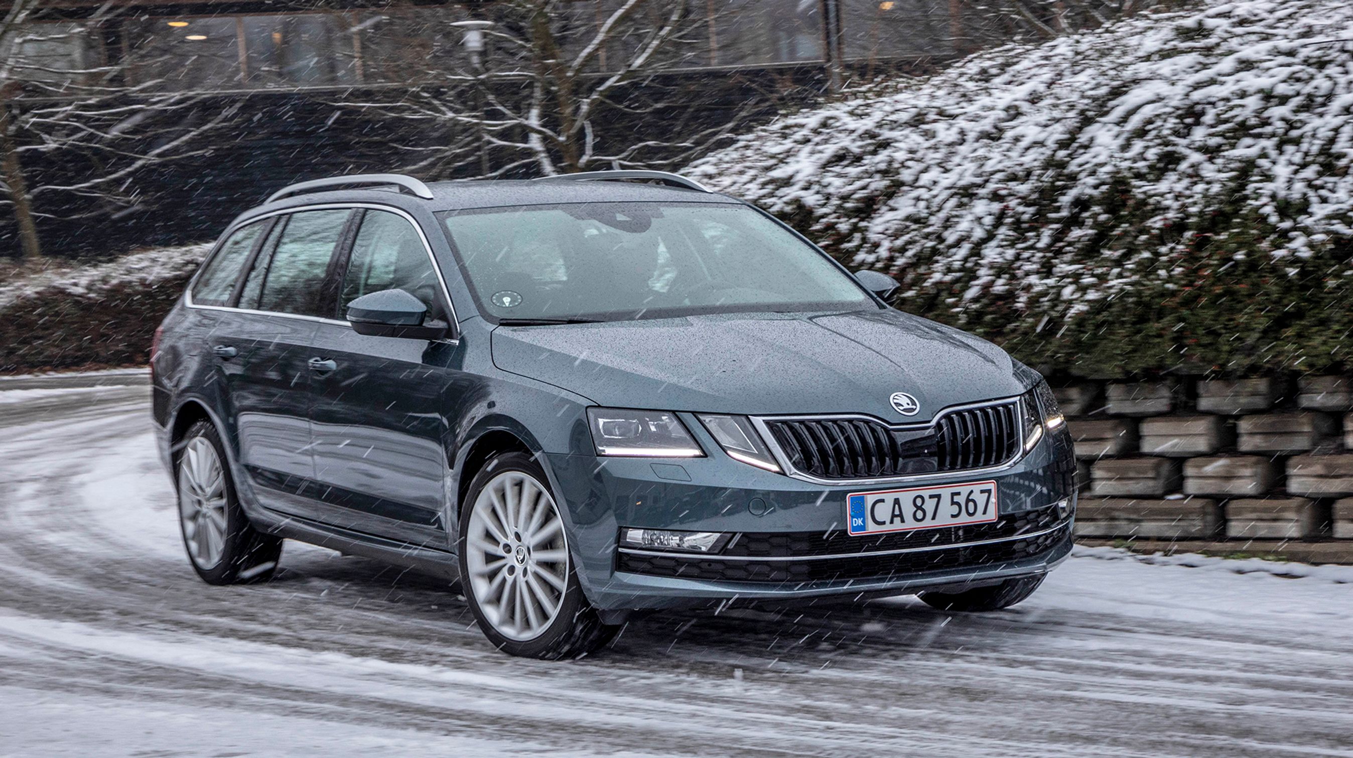 Den faceliftede udgave af Octavia kom i 2017 og kan genkendes på de todelte forlygter. Du kan tilkøbe LED-forlygter med automatisk op/nedblænding for 10.700 kr.