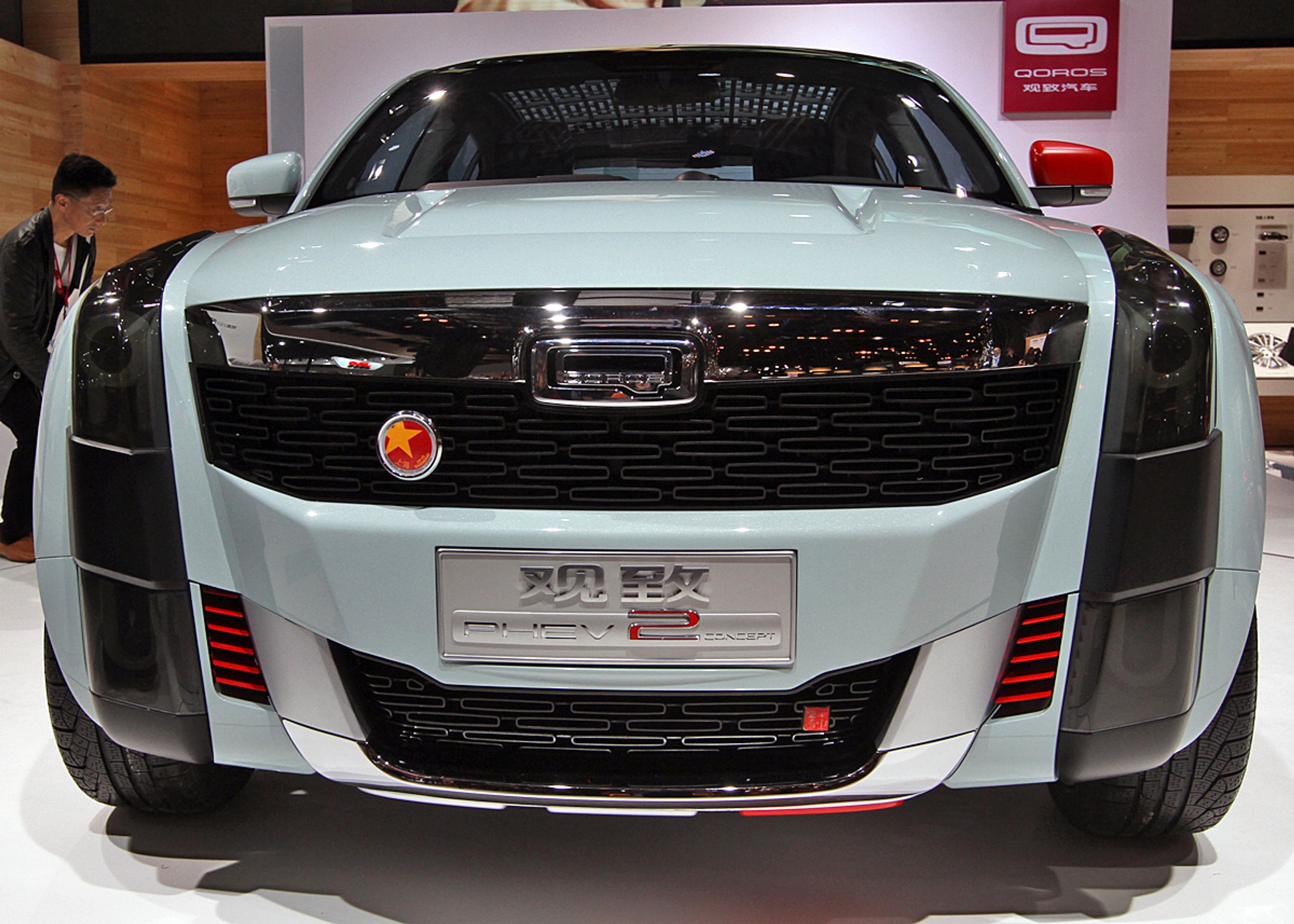 Qoros kalder bilens design tyskinspireret.Der er skruet op for effekterne i forhold til mærkets nuværende, større modeller.