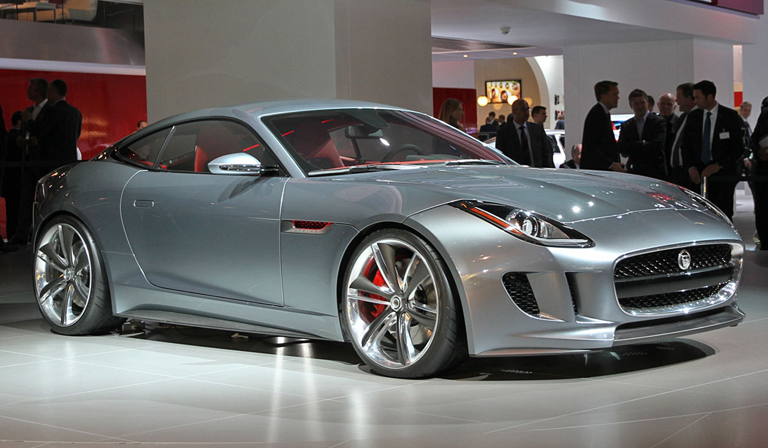 Konceptbilen C-X16 fra 2011 fortalte ret præcist om F-Types design - og også om, hvordan den kommende coupé vil se ud.