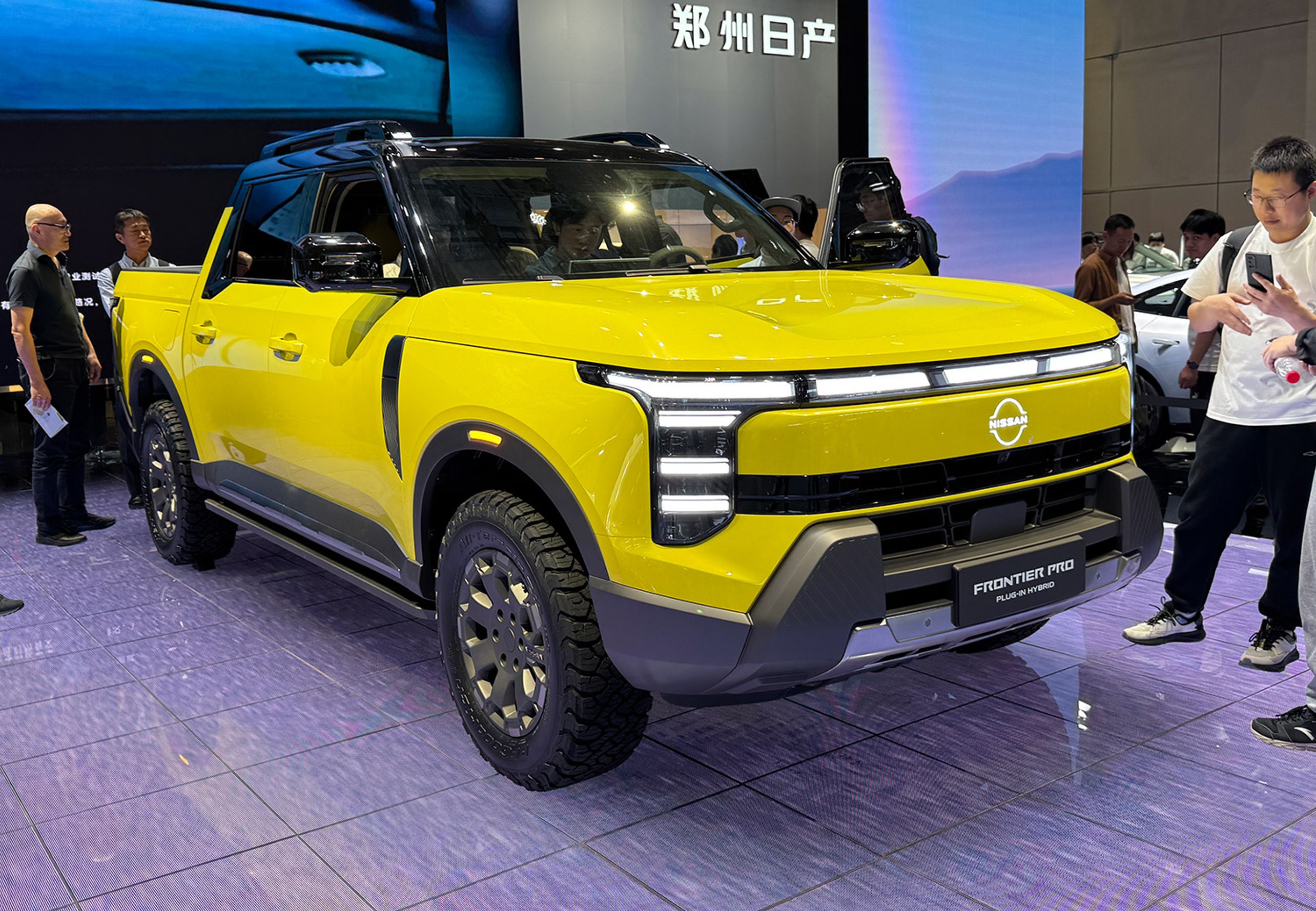 Uventet pickup-nyhed. Nissan viser denne nye Frontier Pro (Navara) som plugin-hybrid (Nissans e-Power-teknik). Den skal eksporteres til lande uden for Kina, men Europa virker ikke som et sandsynligt marked.