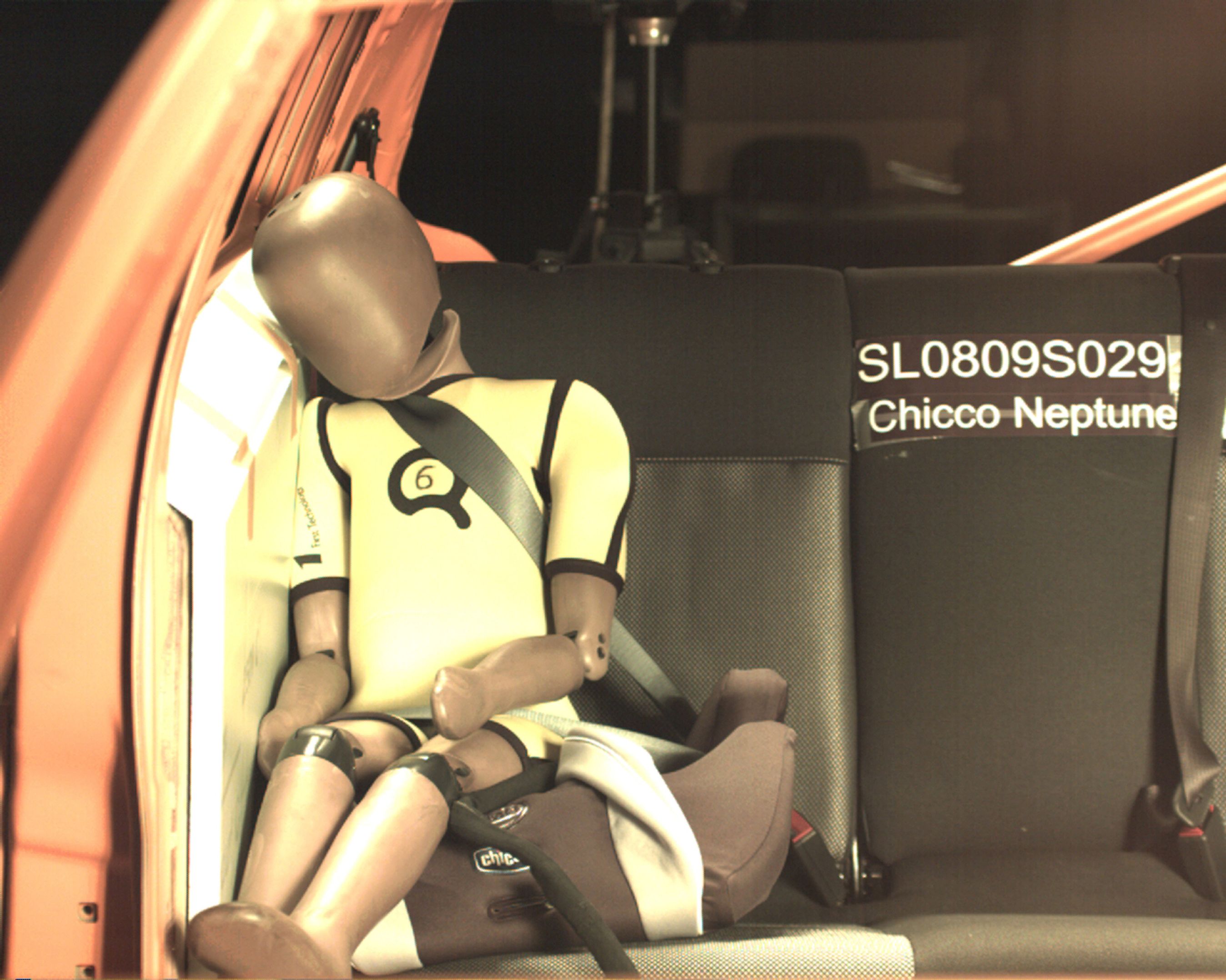 Børn  der sidder på selepuder uden ryglæn og sidestøtte,  udsættes for en unødvendig risiko i trafikken.