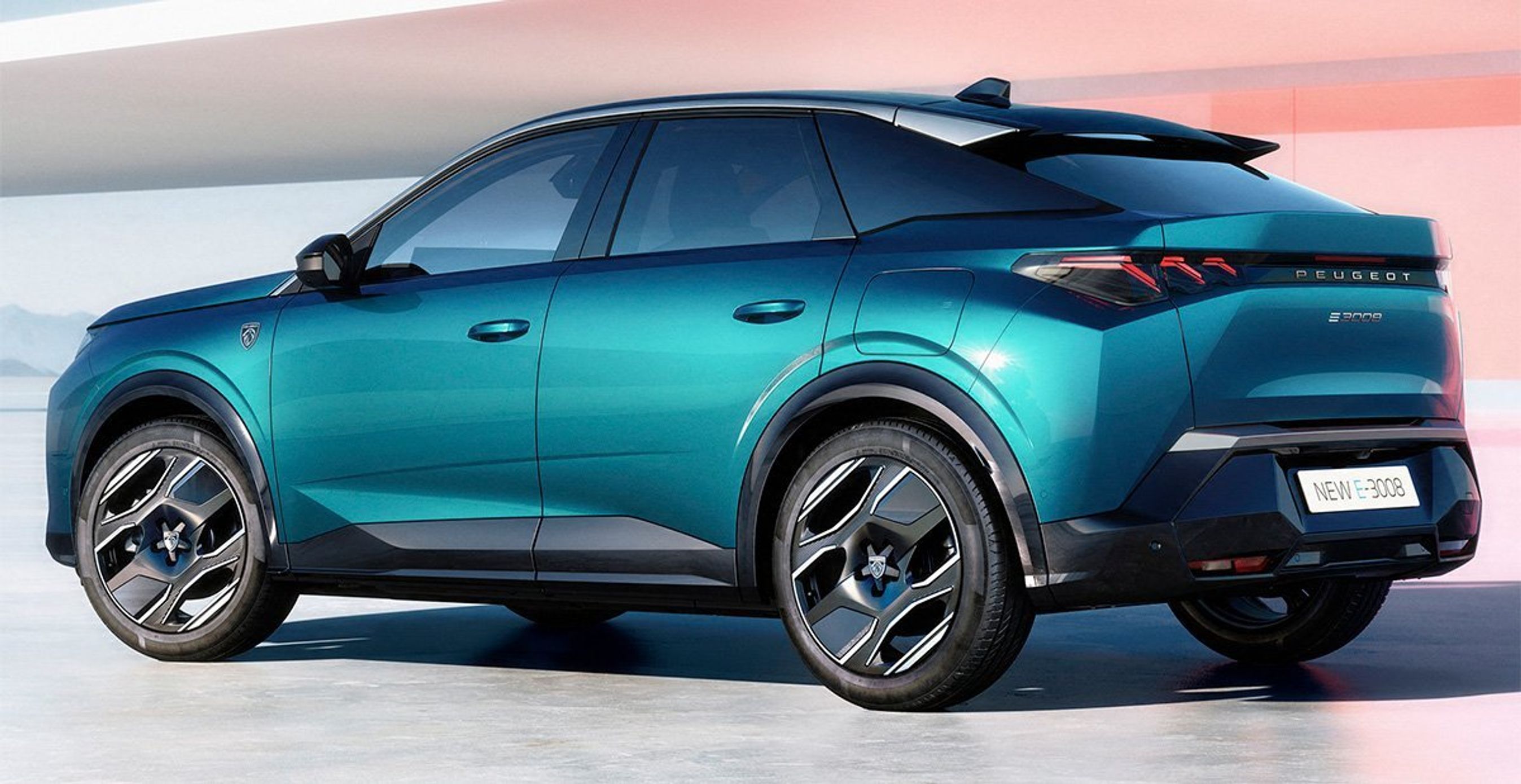 Peugeot E-3008