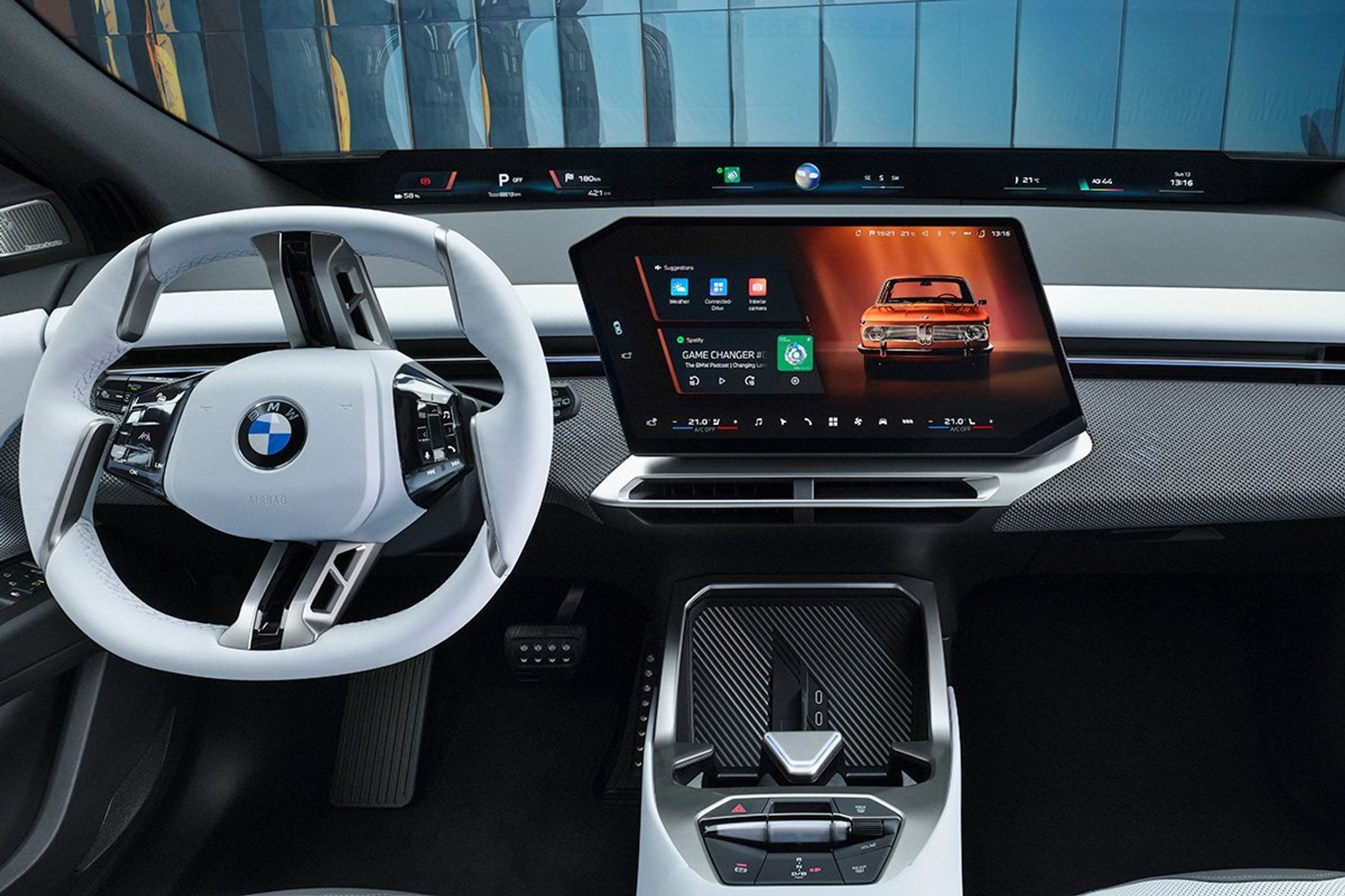 Førerpladsen i iX3.