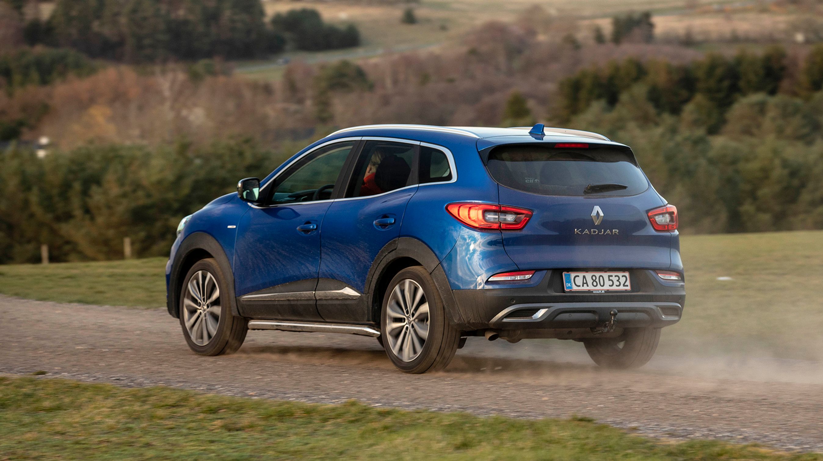 Renault Kadjar har nyligt fået et lille facelift, der giver bilen et pænt udseende. En fast monteret trækkrog gør det muligt at trække op til 1.500 kg.