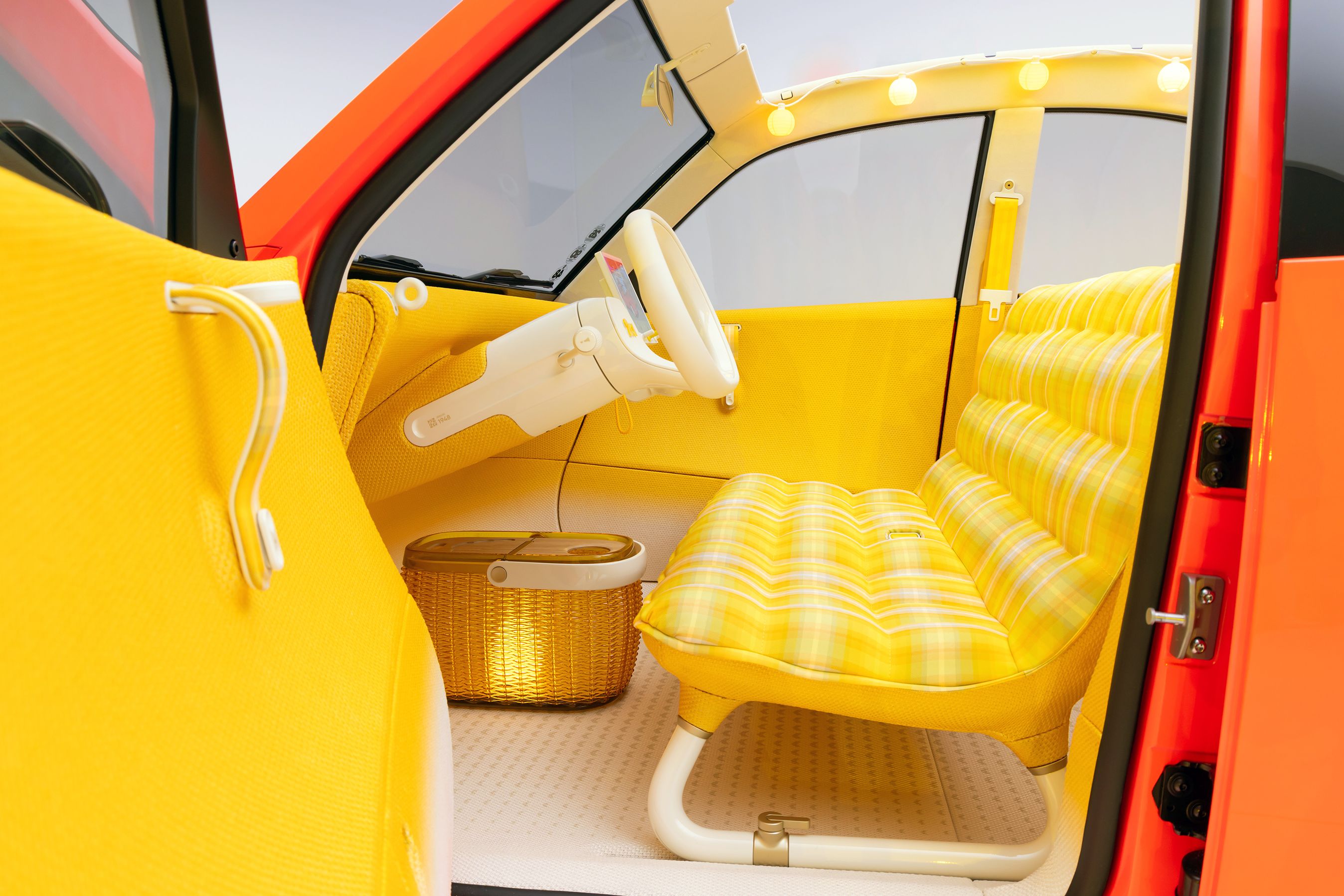 Gul kabine i Citroën 2CV.