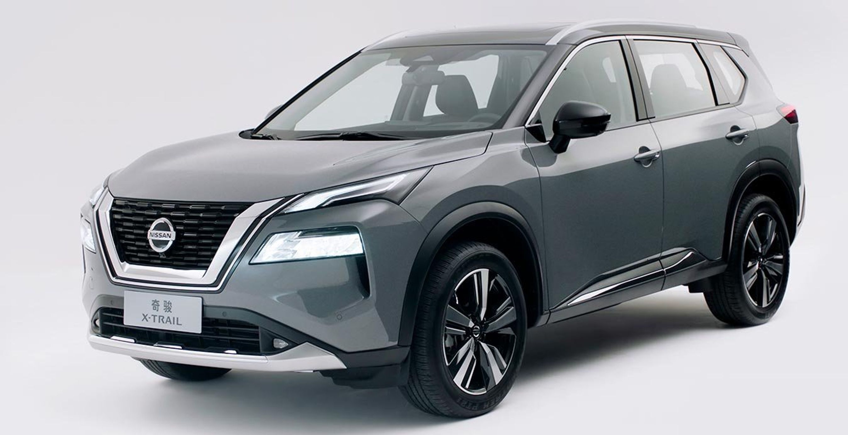 Den nye Nissan X-trail ses her i den kinesiske udgave. Der sker formentlig små justeringer af designet til Europa.